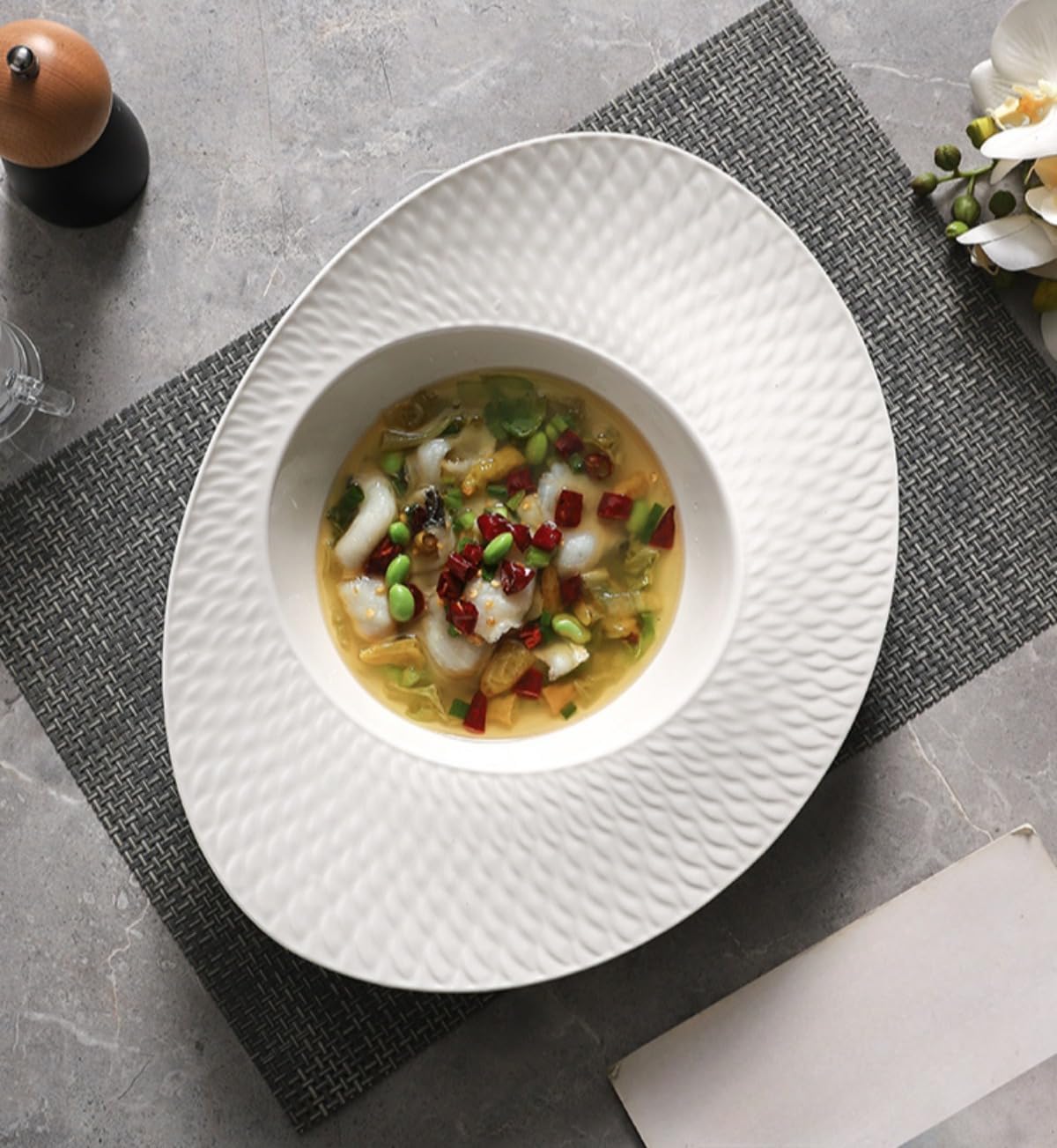 深皿 パスタ皿 模様なし デザイン 鱗模様 ディナープレート 磁器 業務用 ホテル レストラン カフェ用 ディナープレート 白色 フ