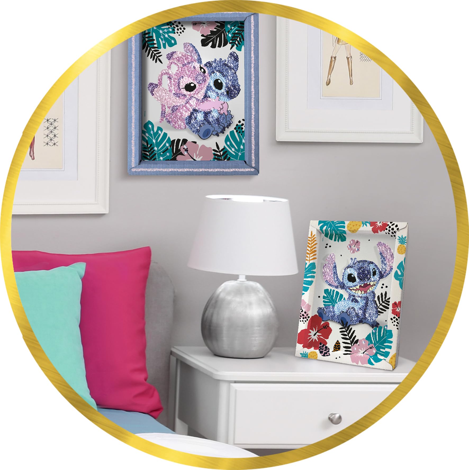 Lansay - COLLECTION SEQUINS STICH & ANGEL - Paillettenbild Bastelset für Kinder ab 7 Jahren - DIY Glitzermosaik inkl. Rahmen, bunten Pailletten & Nadeln - Kreative Disney Deko Geschenkidee Mädchen