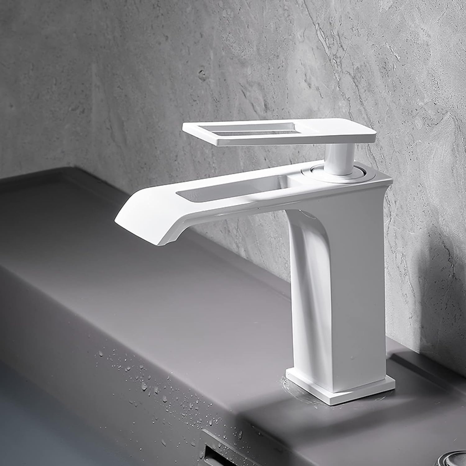 Robinet mitigeur monocommande cascade : finis les éclaboussures du lavabo
