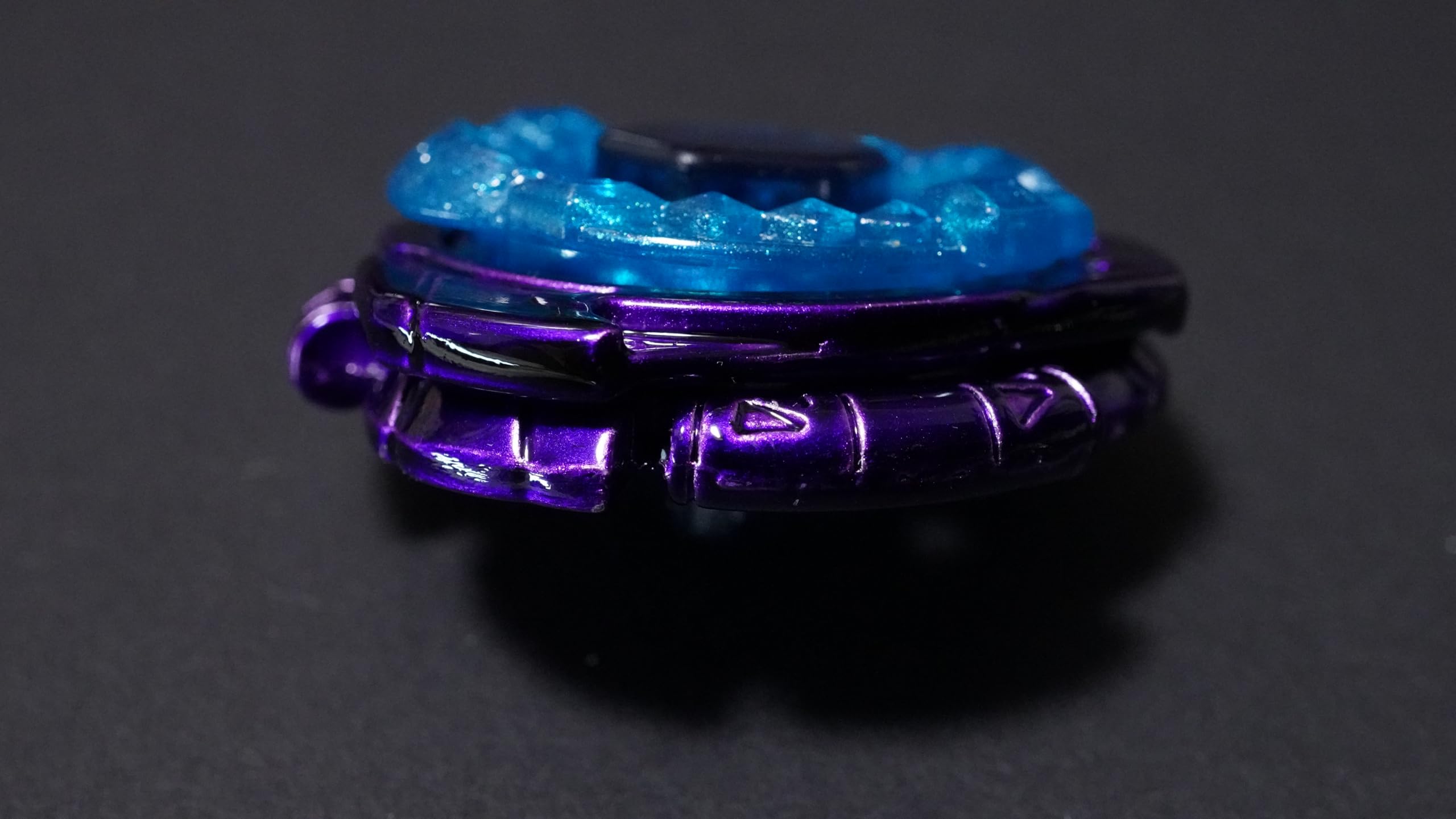 Amazon.co.jp: オメガドラゴニス 限定 メタルファイトベイ ブレード