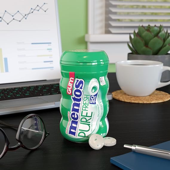 MENTOS Sugar Free Gum with Xylitol, Spearmint, 50 Piece Bottle (4 Pack) | Chewing Gum, Perfect for Long Lasting Fresh Breath at School, Work & Travel