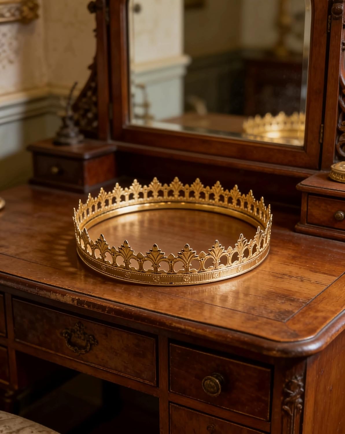 Crown - Made of metal, suitable for various occasions and for both male and female role-playing activities