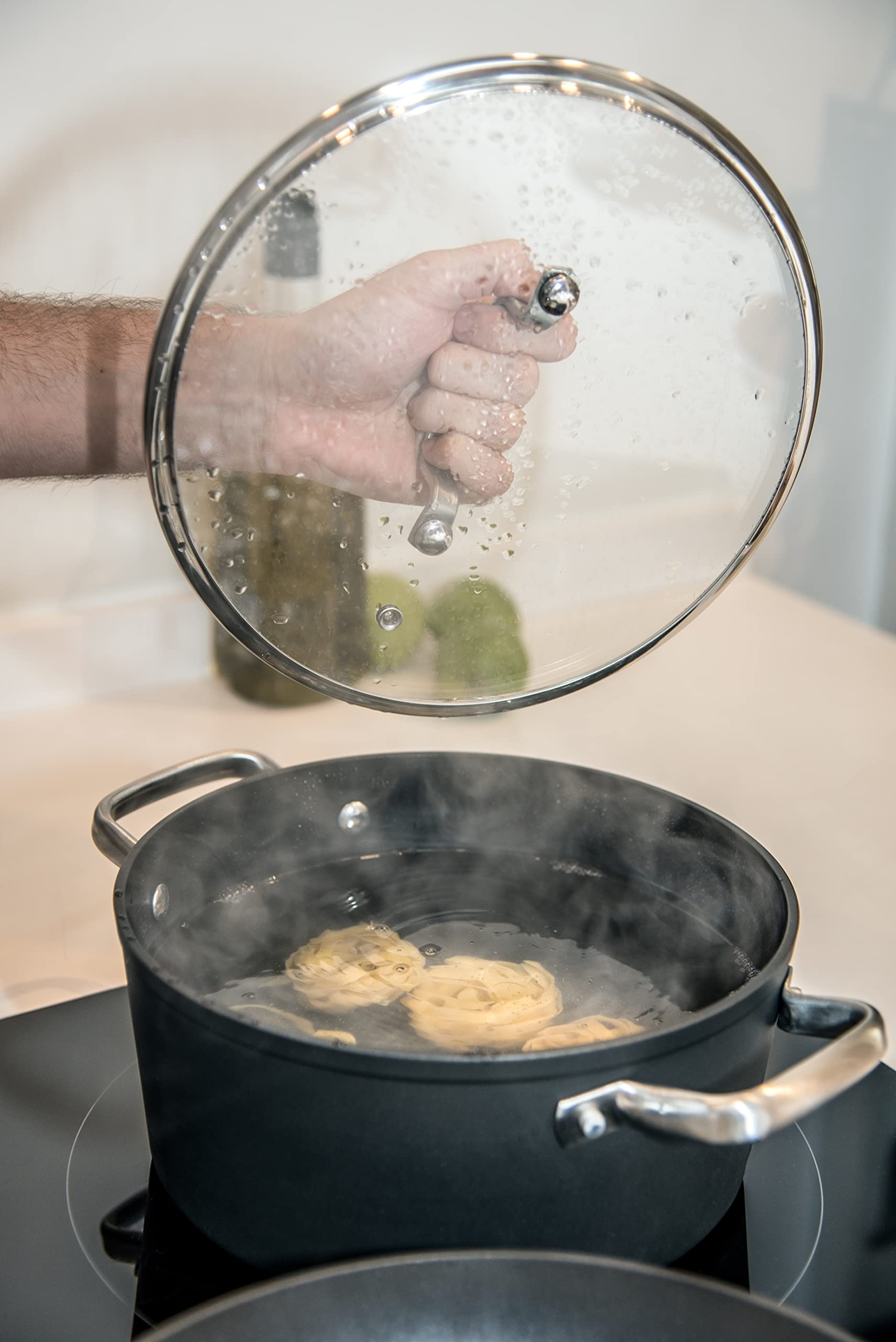 Arcos Seria Samoa | Nonstick 24 cm i 4,3 L | Kute aluminium | Full Induction | Uchwyty ze stali nierdzewnej Efekt zimna | System oszczędzania energii | Zmywarka | Kolor czarny
