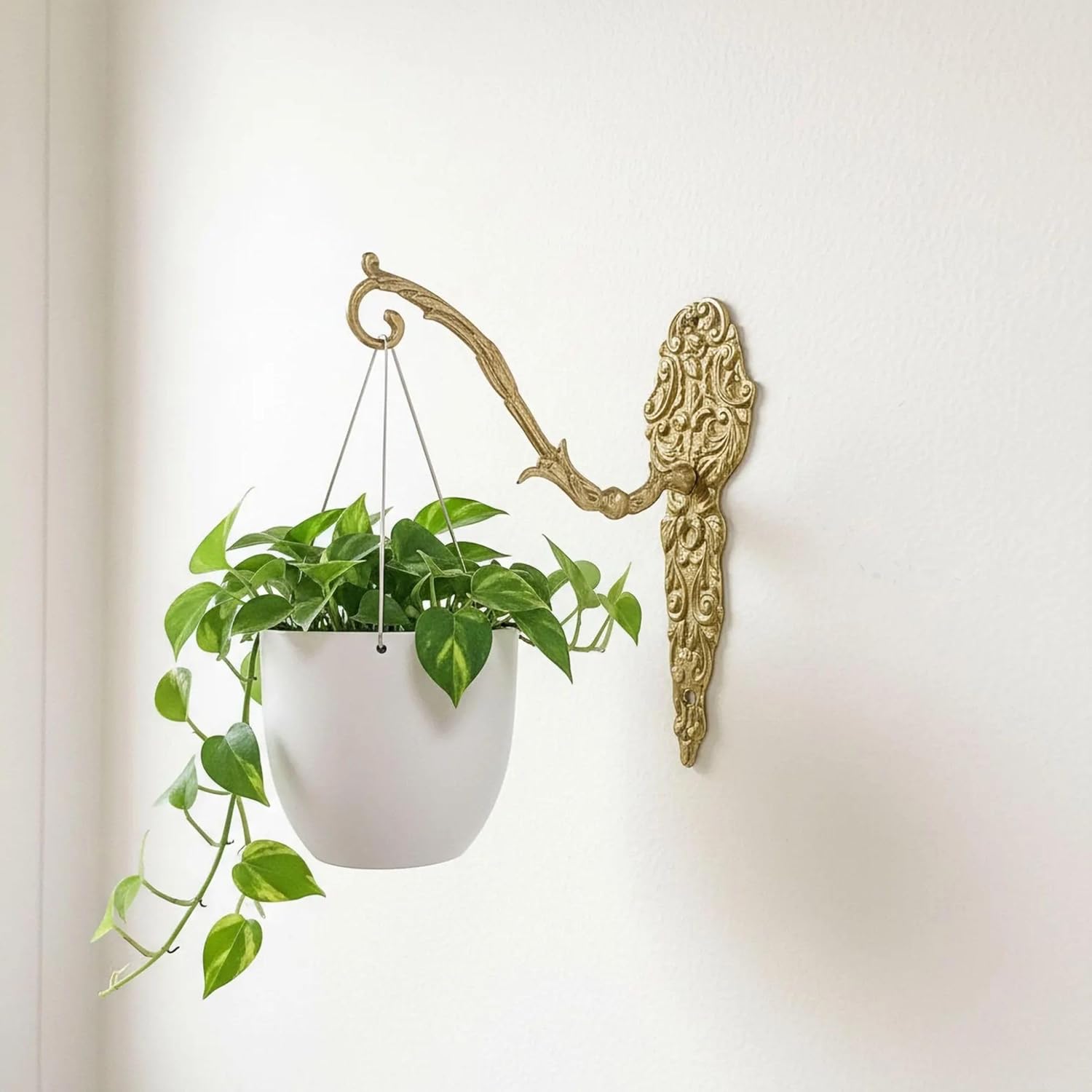 Brass Wall Hook for Hanging Planters – Antique Gold Plant Bracket – Vintage-Style Wall Hanger for Indoor & Outdoor Décor