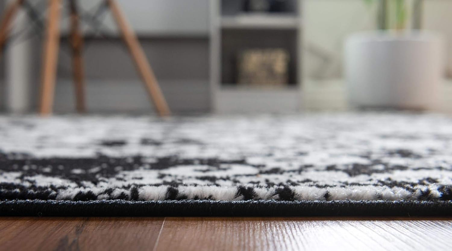 Rugs.com Oregon Collection Rug – 10' x 13' Black and White Low-Pile Rug Perfect for Living Rooms, Large Dining Rooms, Open Floorplans