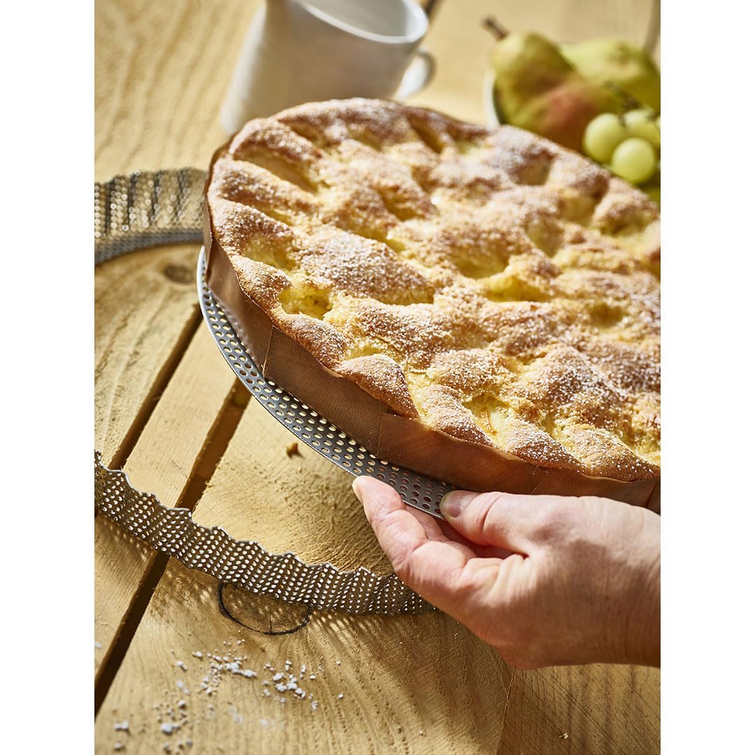 De Buyer - Moule à tarte à fond amovible en inox perforé (2 feuilles de cuisson inclues) - Diamètre 28 cm -, Argenté.
