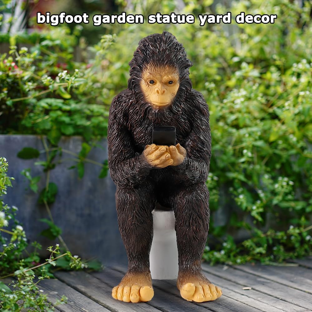 Bigfoot Garden Statues Outdoor Indoor Decorations, Big Foot Figurine Sasquatch Sit on Toilet Funny Yard Decors for Front Porch Patio Lawn Decorations, Bigfoot Gifts Sasquatch Gifts