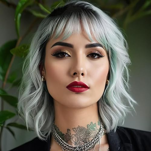 Baruisi Pelucas grises degradadas para mujer, peluca corta ondulada gris Bob con flequillo, raíces oscuras, peluca de pelo sintético para cosplay