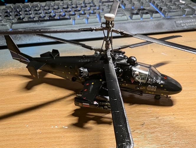 Amazon | ズベズダ 1/72 ロシア軍 カモフKA-52 アリゲーター ヘリ