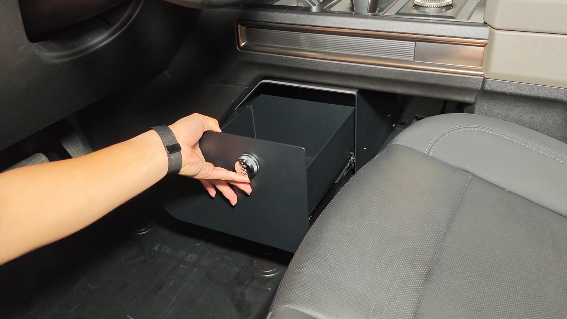 セキュリティ・セーフティ HUMMER Amazon.com: Lower Center Console Safe Gun Organizer for Hummer EV