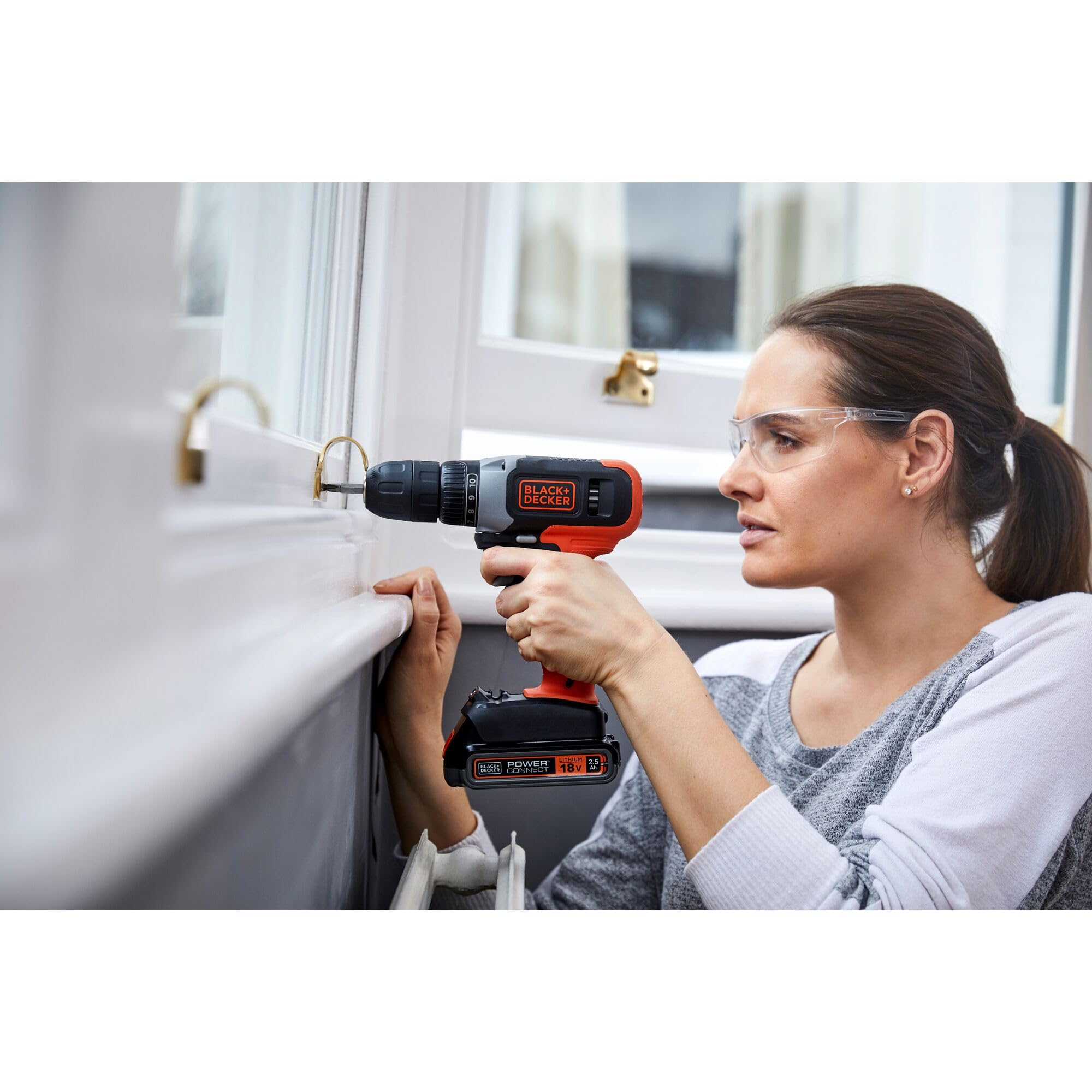 BLACK+DECKER BCD001C1-QW wiertarko-wkrętarka 18 V, akumulator litowy 1,5 Ah, ładowarka, sprzęgło 10 pozycji, zmienna prędkość, uchwyt 10 mm, do majsterkowania w domu