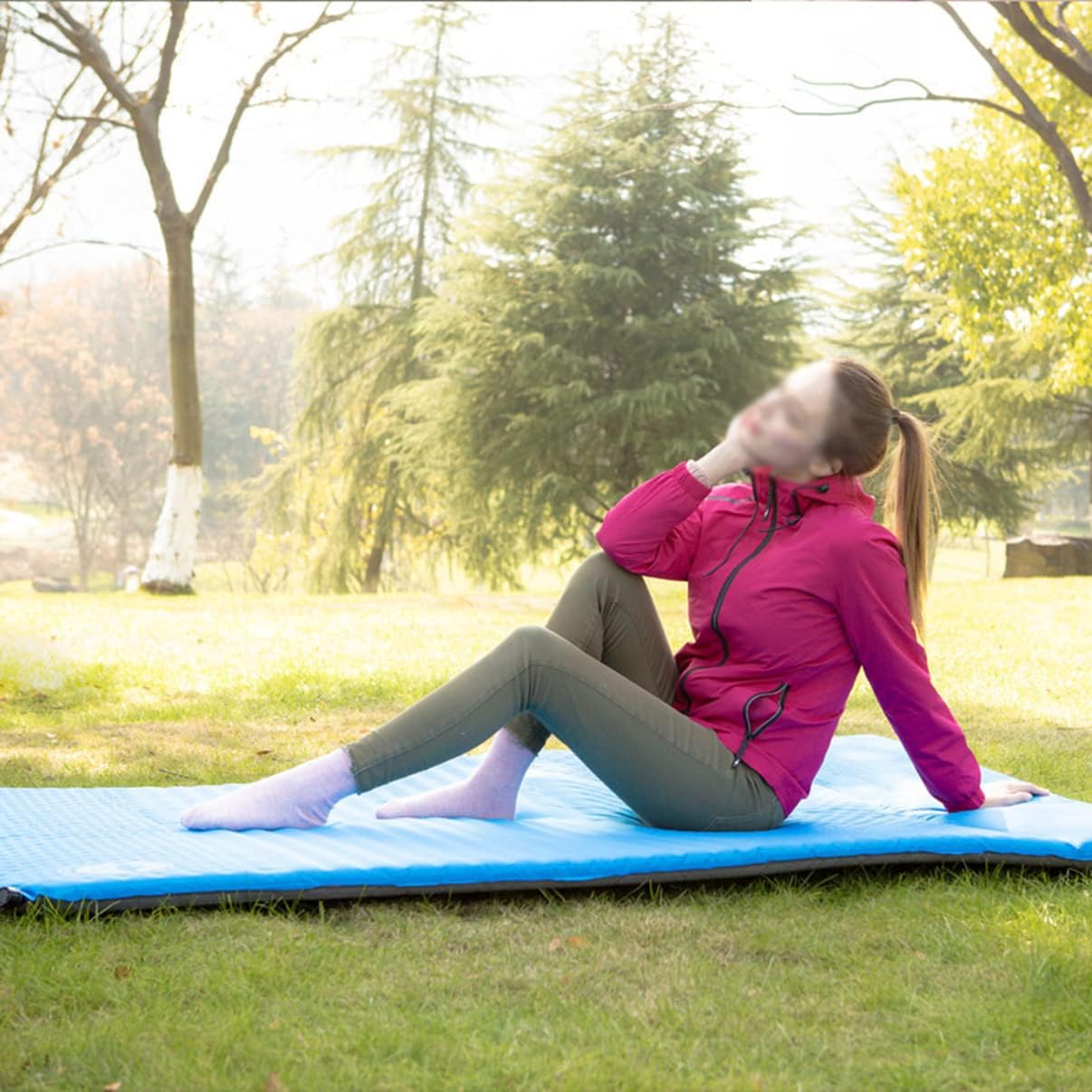 Self Inflating Sleeping Pad sandproof Beach Blanket Four Season Camping Pad Support Good Sleep with 2 Inch Thick Foam Insiden for Tent Outdoor (Blue)