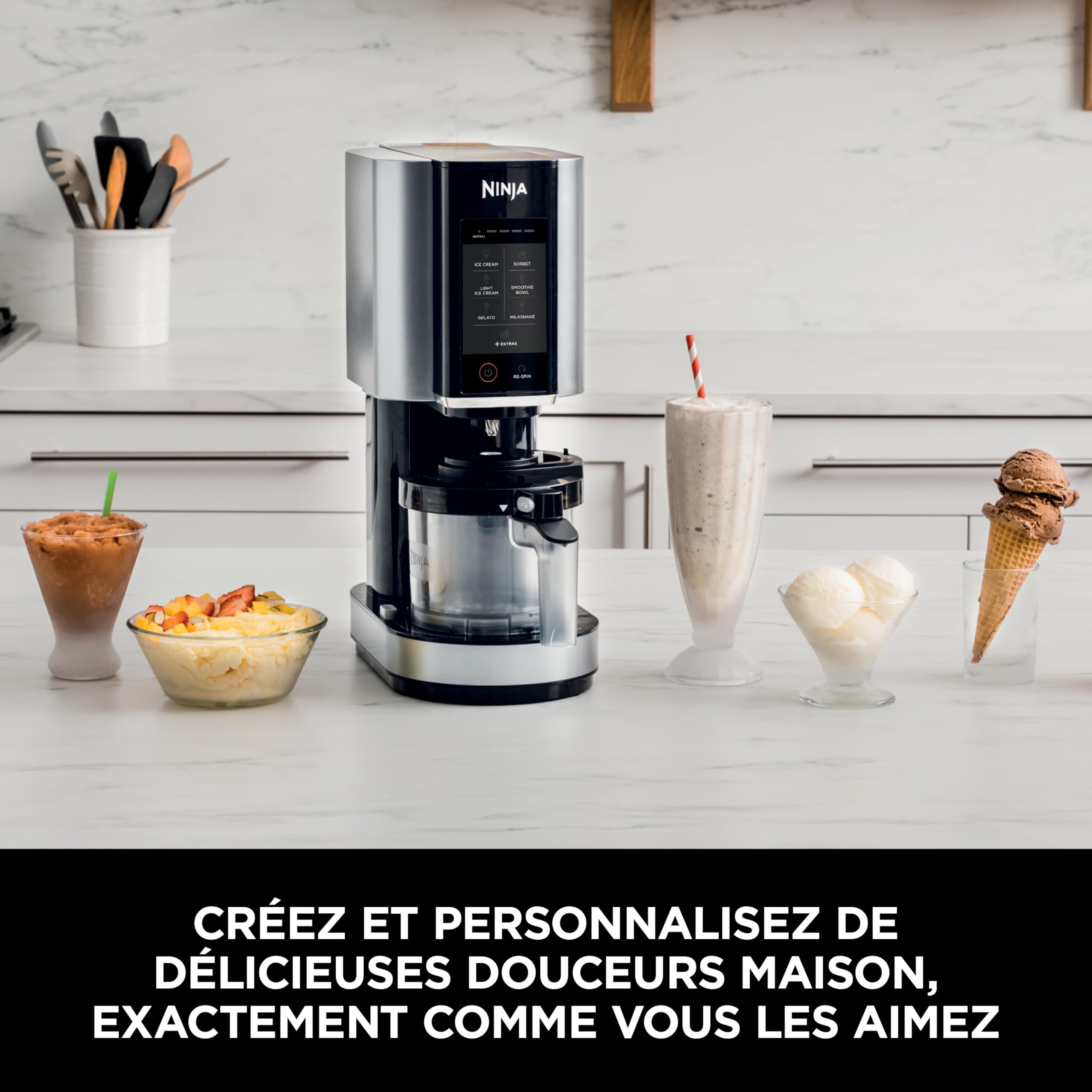 Ninja CREAMi machine à crème glacée et à desserts glacés, 7 programmes, pour faire de la crème glacée, gelato, sorbet, des bols à smoothie ou des milk-shakes, noir/argent, 1,4L, NC302EU