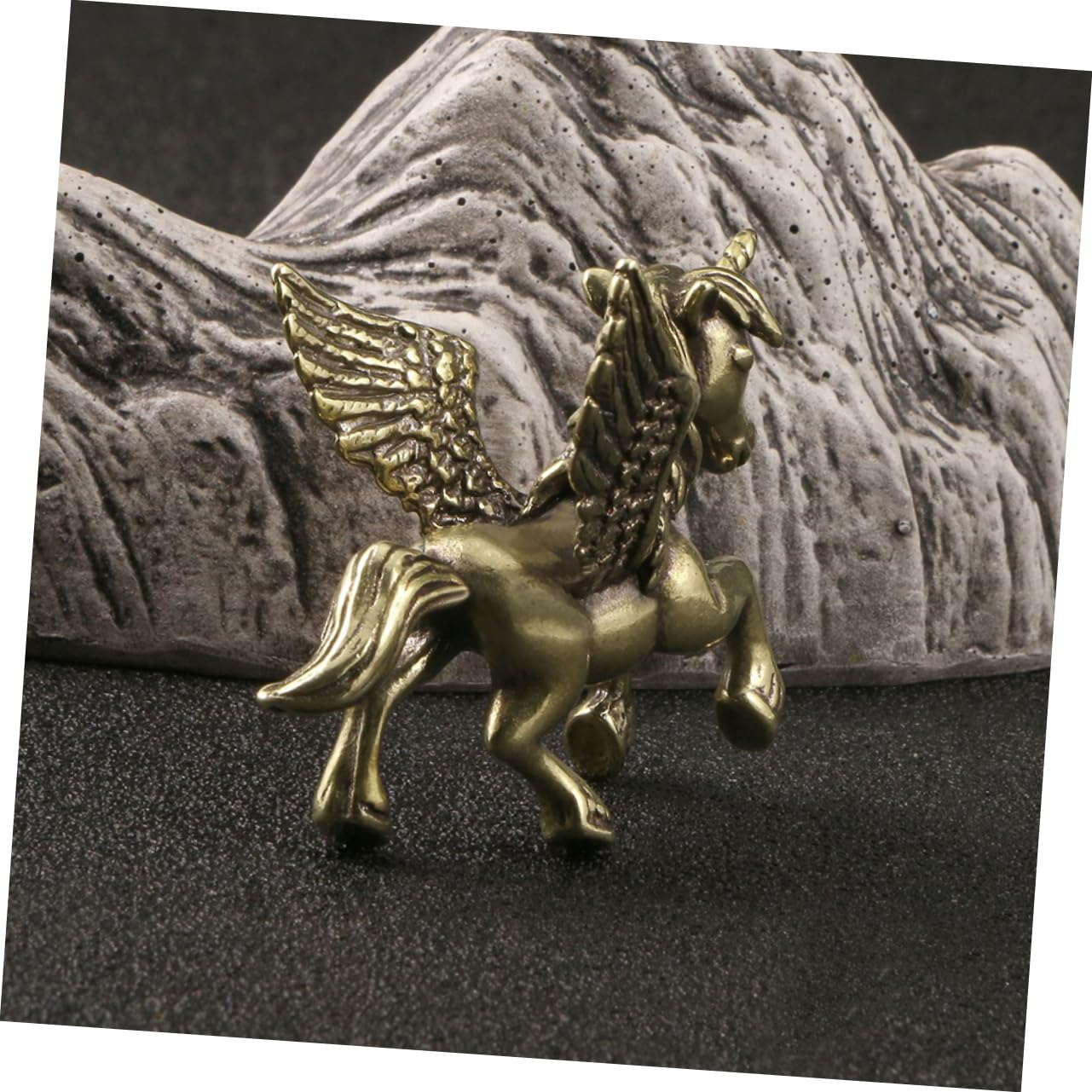 OUNONA 5stücke Retro Einhorn Figurine Aus Messing Elegante Desktop Dekoration Stabil Für Teeeinstellungen Und Wohnaccessoires Einzigartiges Für Einhorn-Liebhaber