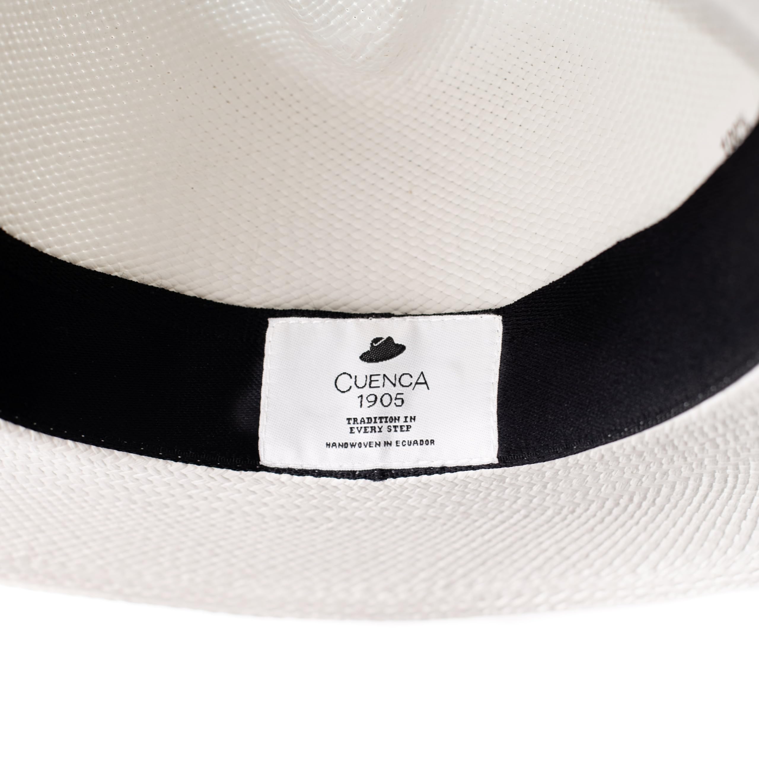 Cuenca 1905 Fedora Sombrero Panamá Genuino Vestir de Paja Toquilla, Tejido a Mano y Hecho 100% en Ecuador, Protección UV Natural, Panama Hat de Verano Hombre y Mujer