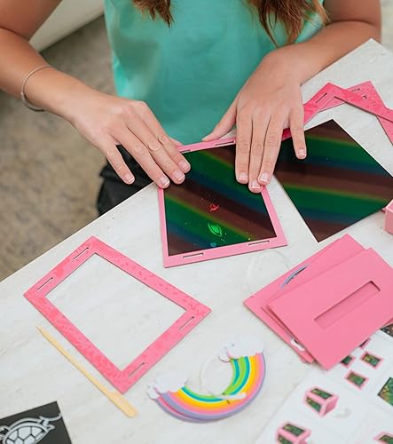 Miniatura 5 de BOX CANDIY Totally Twilight - Kit de linterna mágica de unicornio en caja de recuerdos para hacer y disfrutar