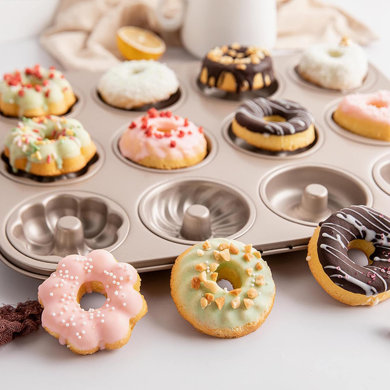 Donut mold baking pan mold is not stained with household baking abrasive