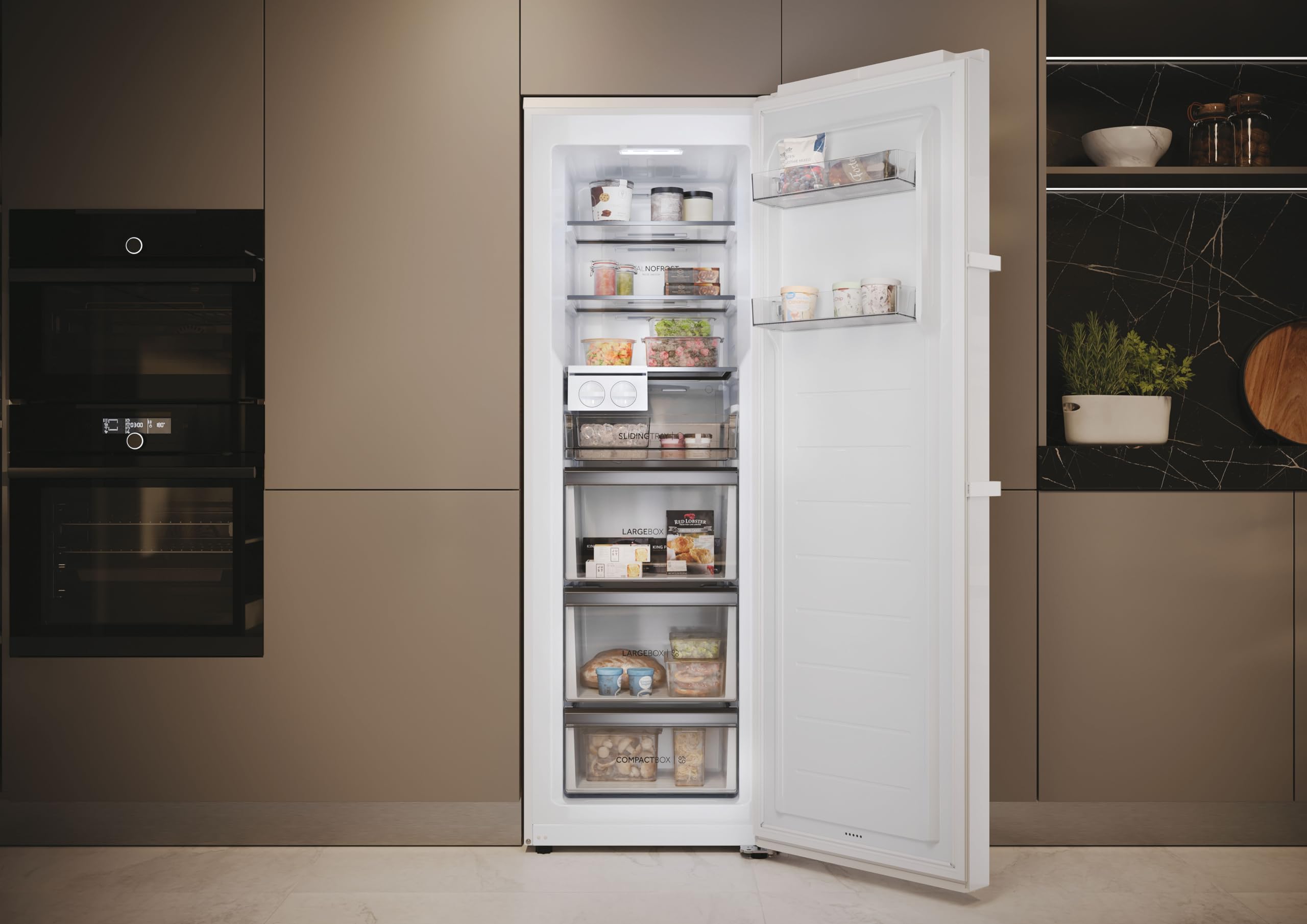 Haier Congelatore con sbrinamento automatico e macchina per cubetti di ghiaccio I Instaswitch H4F272WDH1 I Total No Frost congelatore, capacità 276 l, utilizzabile anche come frigorifero I Freezer con