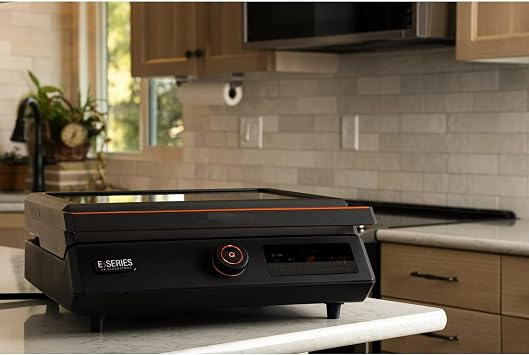 Blackstones E-Series 17 Electric Tabletop Griddle with Hood, Black