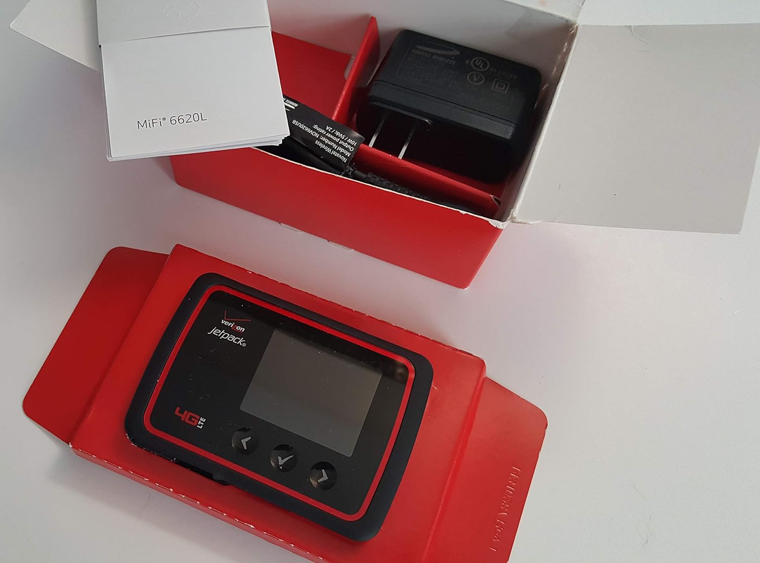 Verizon Jetpack MiFi 6620L - 4G LTE - LTE Band 13/4 (700/1700 MHz), CDMA/1xEVDO Rev. A (800/1900 MHz); Global Network: EDGE/GSM (850/900/1800/1900), HSPA/UMTS(850/900/1900/2100) Wi-Fi 2.4GHz/5.0GHz a/