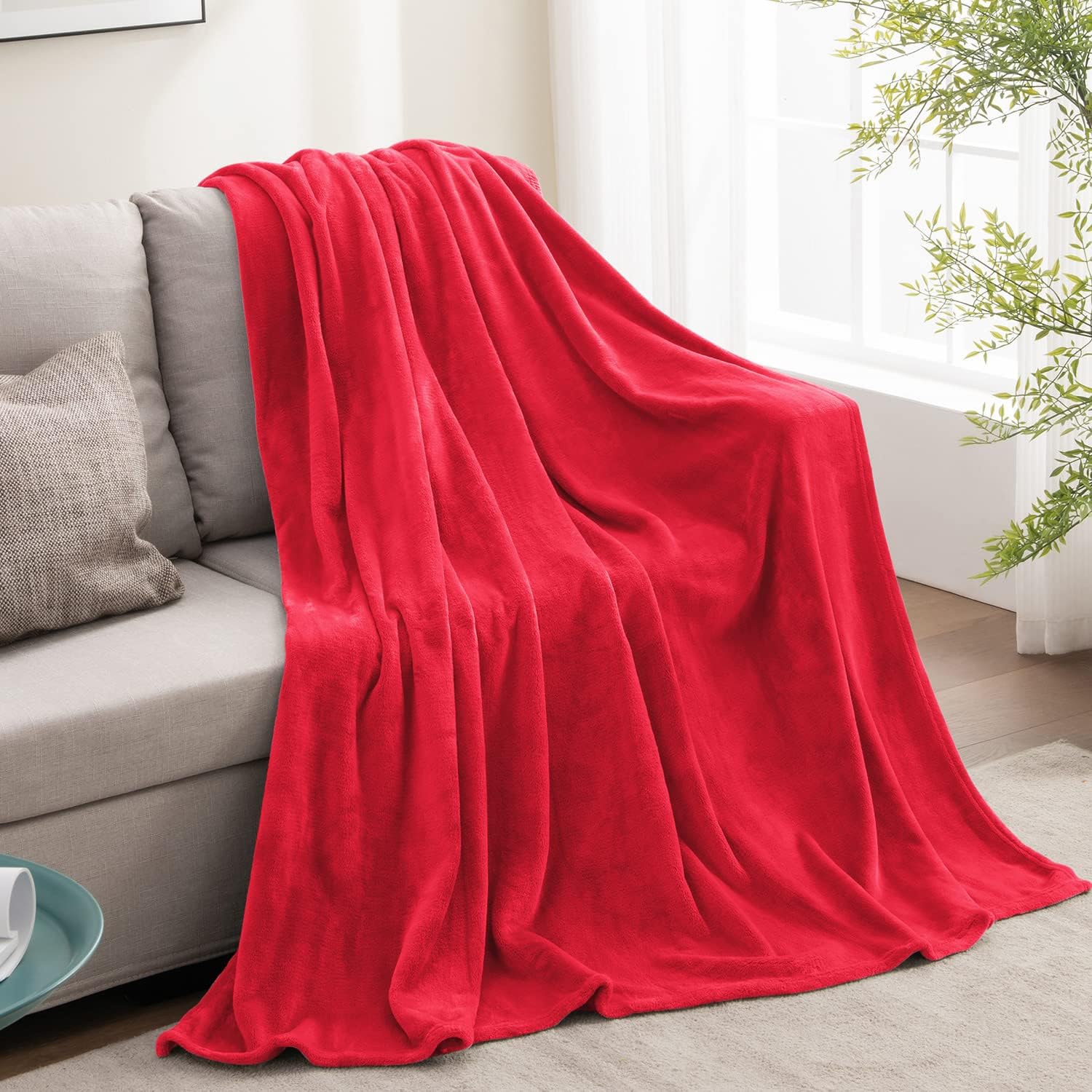 BEDELITE Fleece Blanket Red Throw for Soft & Bed - Double Sided Cosy Fluffy Blanket Single/Travel, Super Soft and Warm Throw Blanket for Autumn and Winter, 127 x 152cm