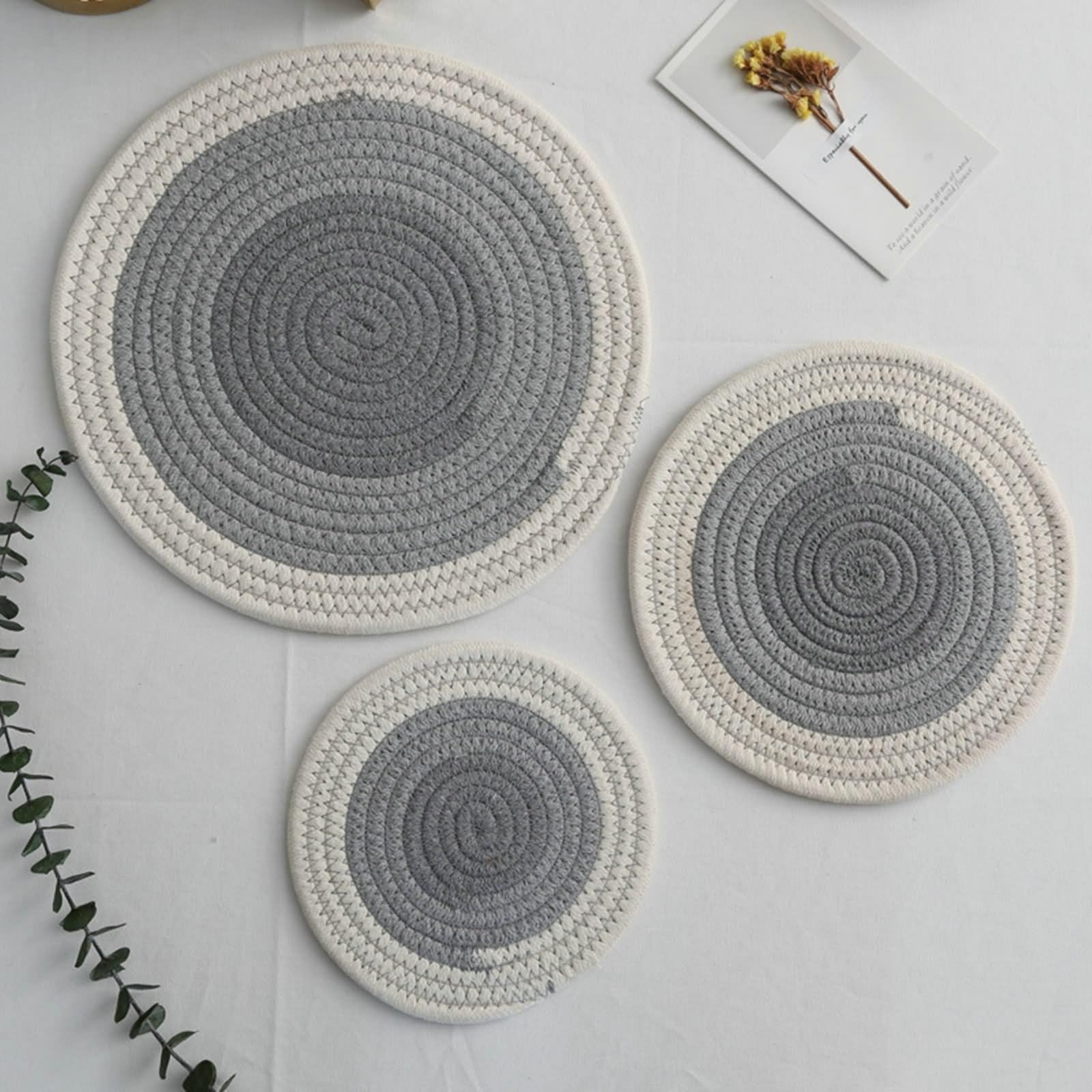 Set di 4 tovagliette autunnali in cotone, 30 cm, rotonde, intrecciate, grigio e bianco