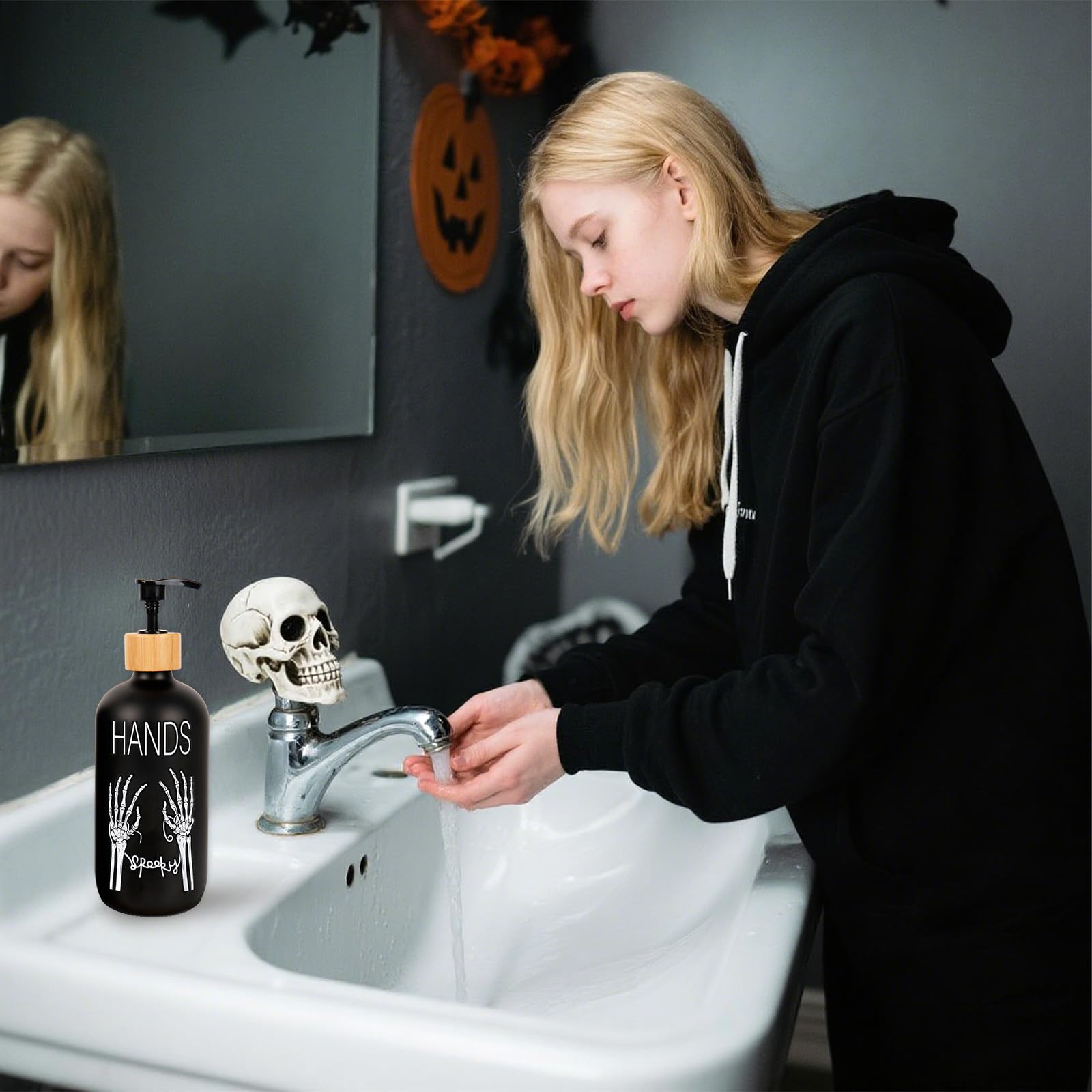 Whaline Halloween-Seifenspender, schwarz, gruseliges Skelett, Handseifenspender mit Pumpe, nachfüllbarer Flüssigkeitsbehälter für Süßes oder Leckereien, Heimdekoration, 2 Stück