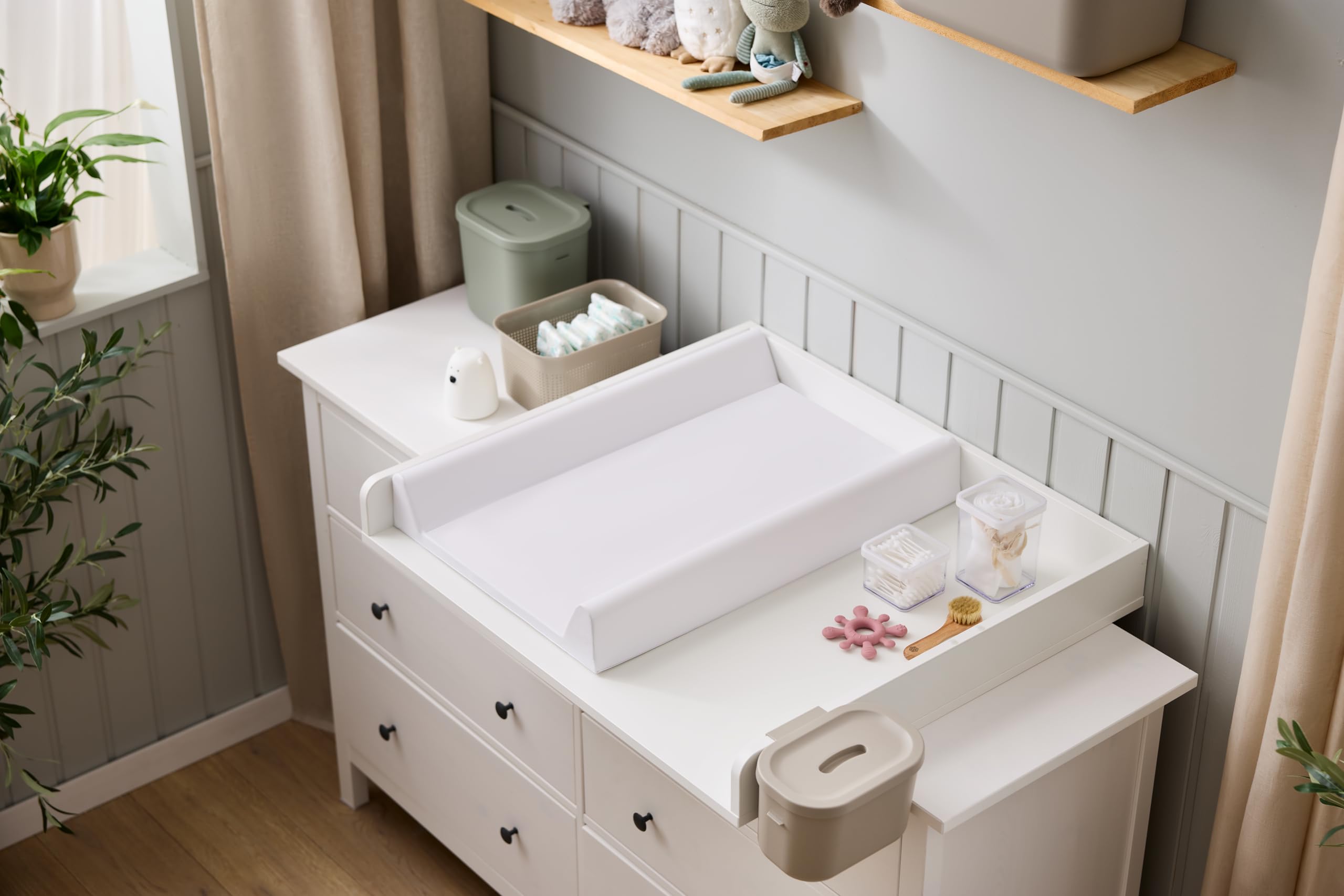 Rotho Babydesign Materassino fasciatoio con bordo rialzato 70x50x10cm Bianco