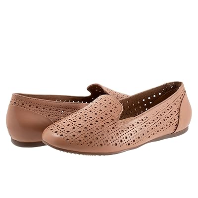 SoftWalk Shelby Perf Women