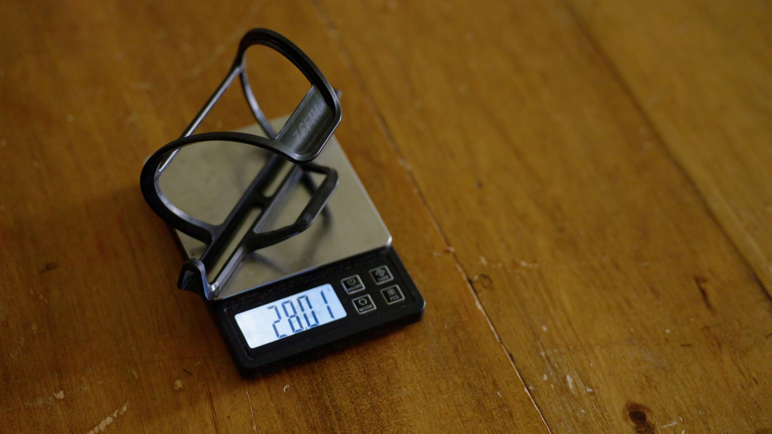 CARRYING CAGE ZEFAL PULSE S2 CARBON EXTR. On the left