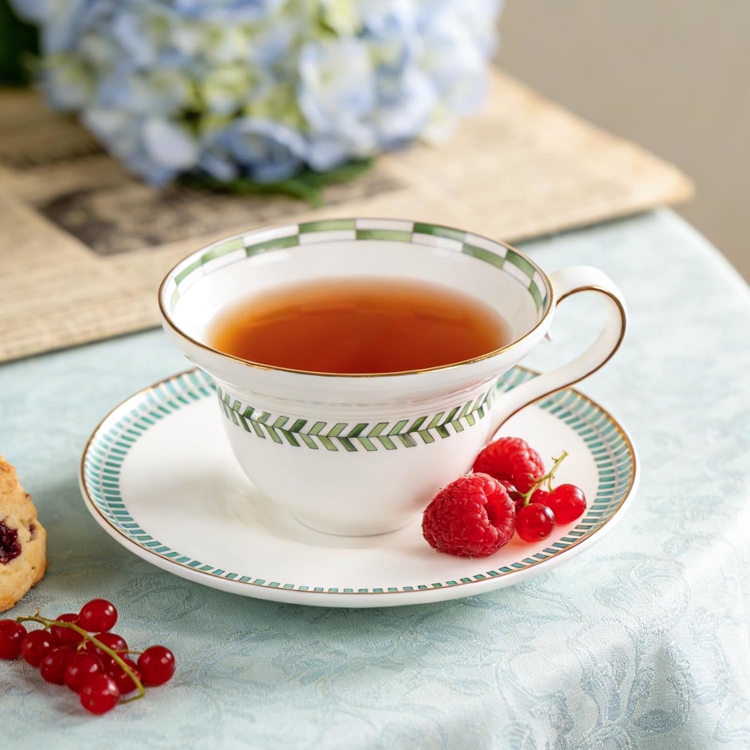 KAMMAK Ceramic Coffee Cups Saucers Set of 2, Porcelain Espresso Cups with Saucers, 5.92 oz Handmade Elegant Bone China Tea Cup, Ceramic Floral Pattern Demitasse for Latte, Americano, Cappuccino