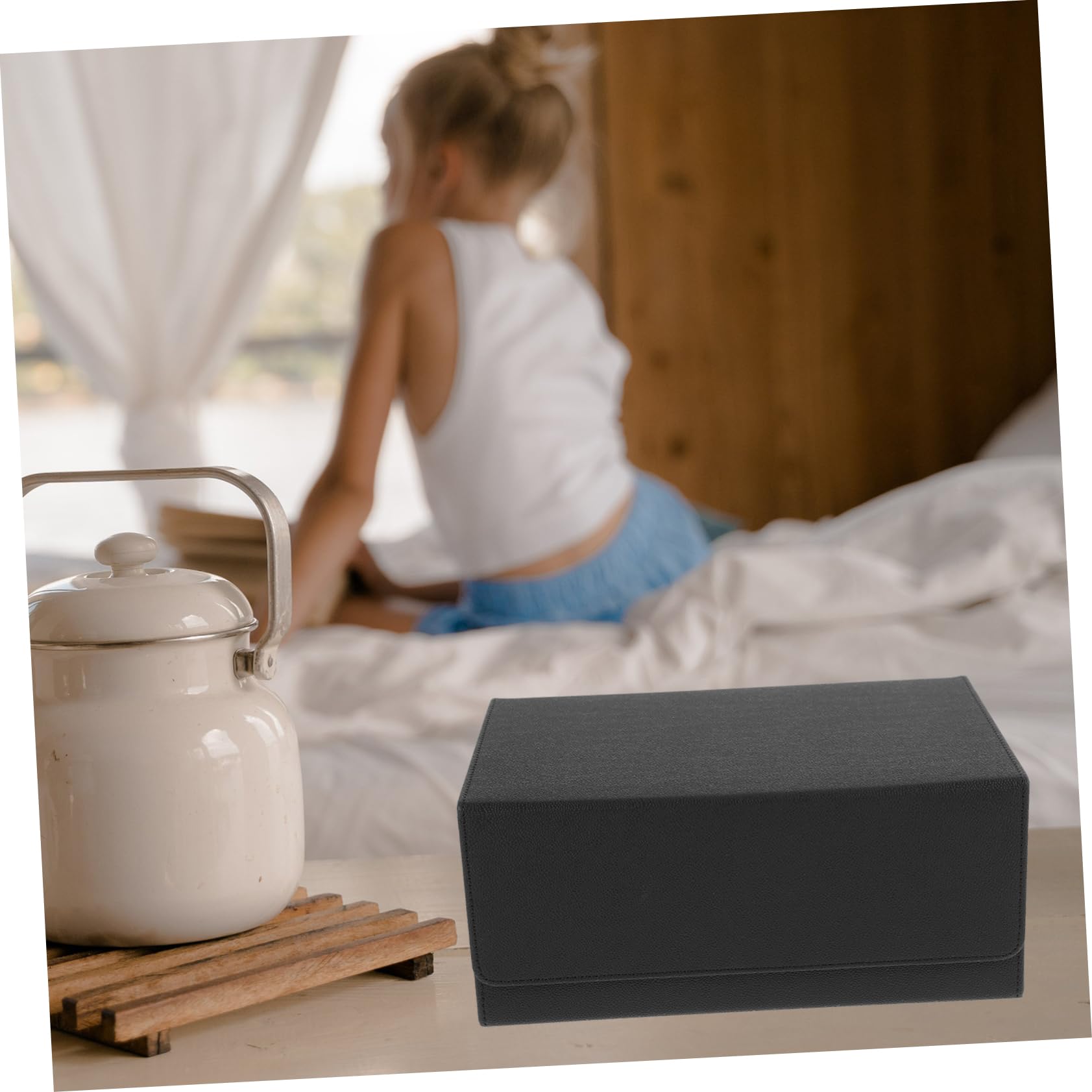 ORFOFE Magnetische Kartenaufbewahrungsbox mit Verschleißfestem Material Luxuriöse und Doppelter Reihenaufteilung aus Blauem Pu Leder für Sammelkarten im Spielzimmer