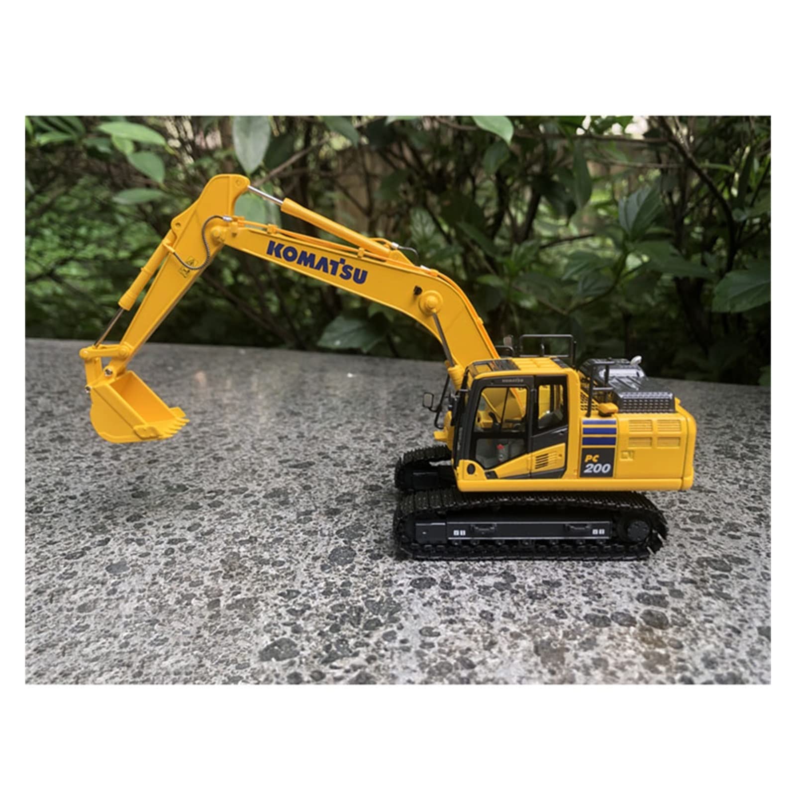 Amazon.co.jp: モデルコレクション 1/50 スケールコマツ PC200