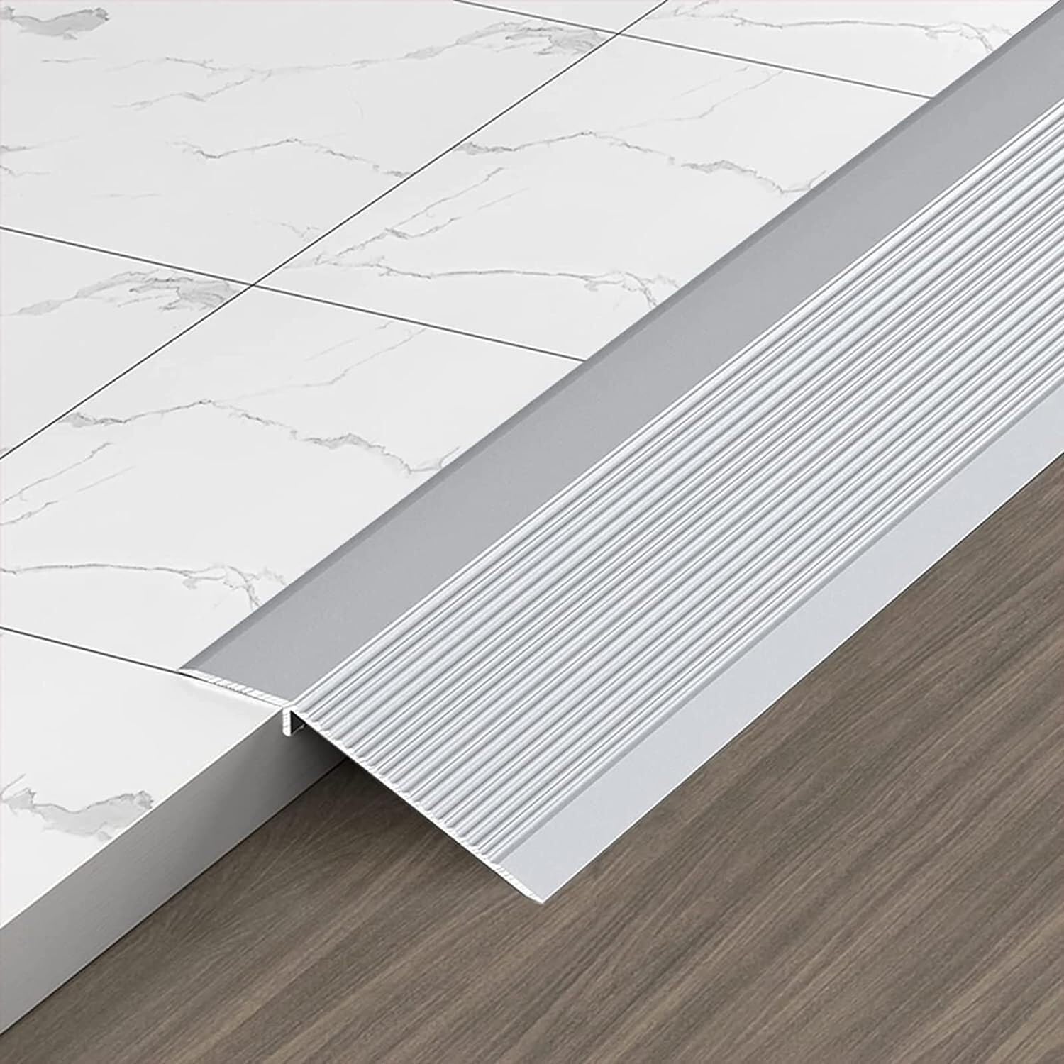 Reductor de umbrales antideslizante SSDDLZEQ con tira de transición de aluminio de 10cm