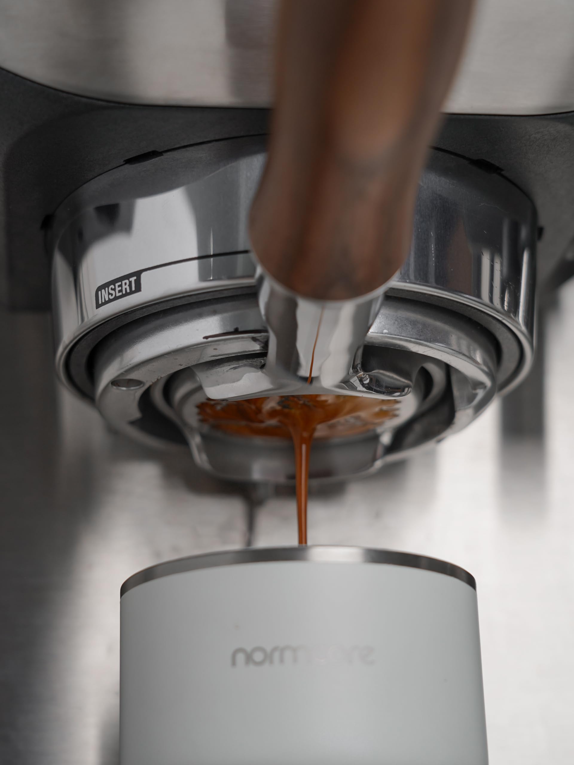 Normcore Portafiltro Senza Fondo 58 Mm Con Manico In Noce Americano | Cestello Alta Estrazione 18g | Compatibile Breville Sage