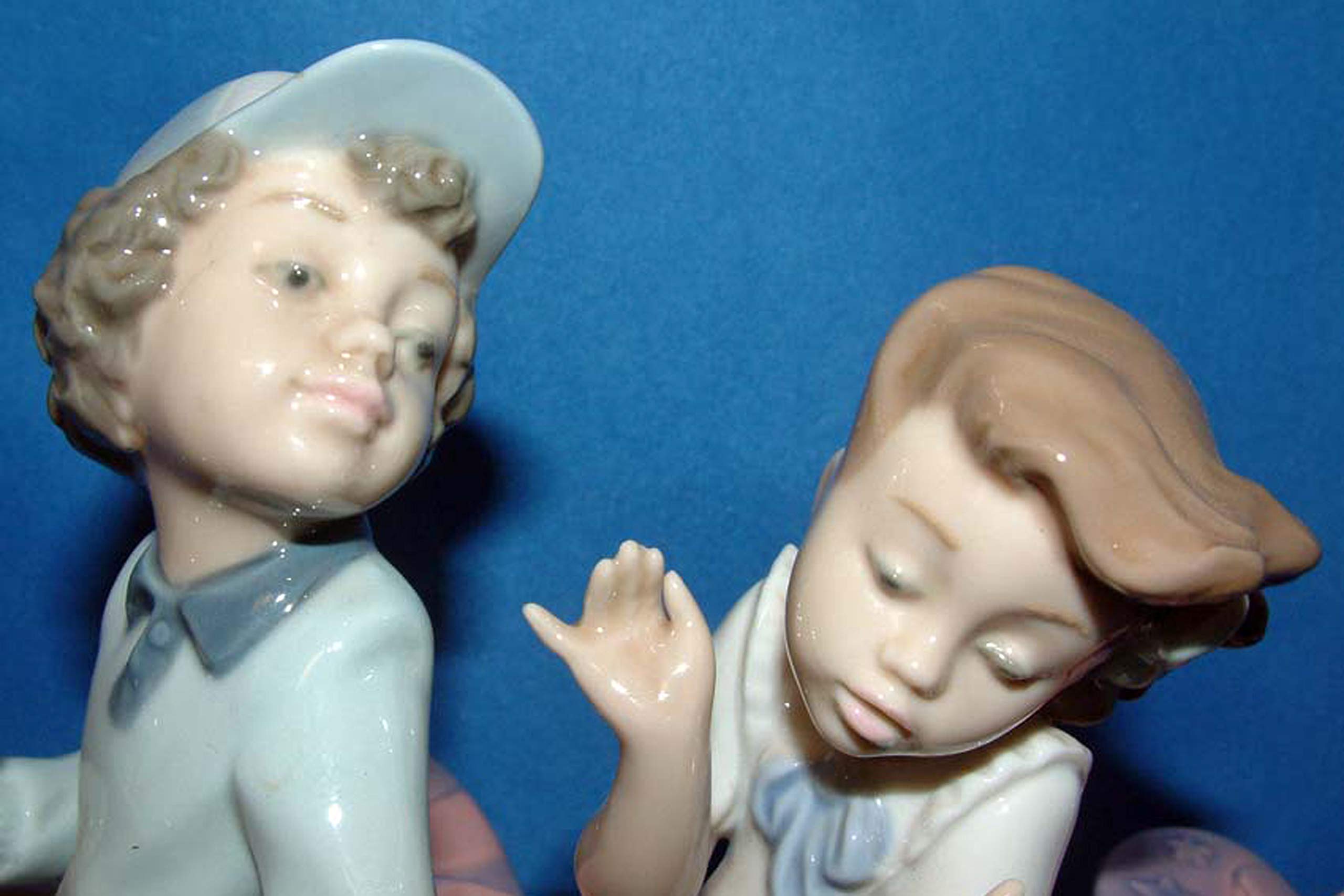 Lladro Paseando フィギュア 5.003 Amazon.co.jp: Lladro Don't Look Down Collectible Figure #5698