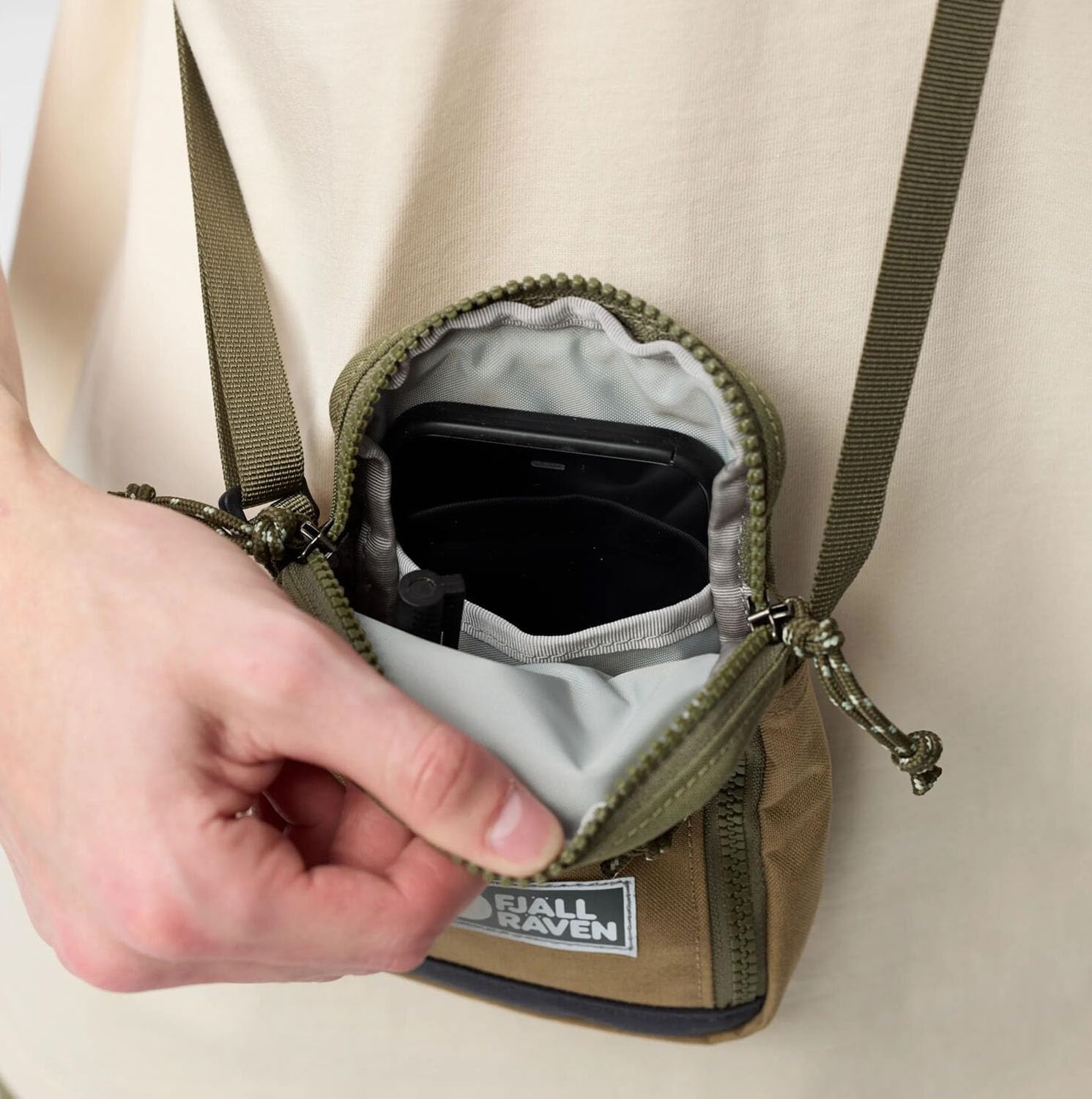 Fjällräven Vardag Pocket Small Crossbody - Durable Fabric, Compact Storage, Lightweight Carry - Travel
