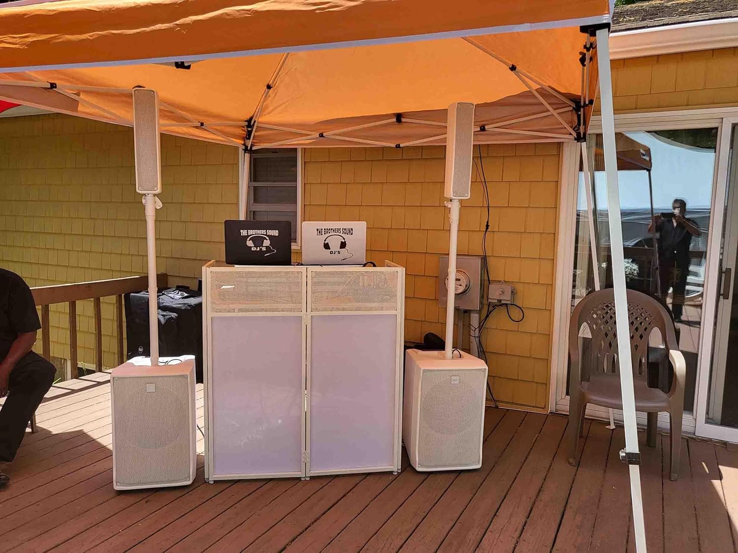 RCF EVOXJ8WHITE 2" Full-Range Drivers paired with a high-Powered 12" woofer