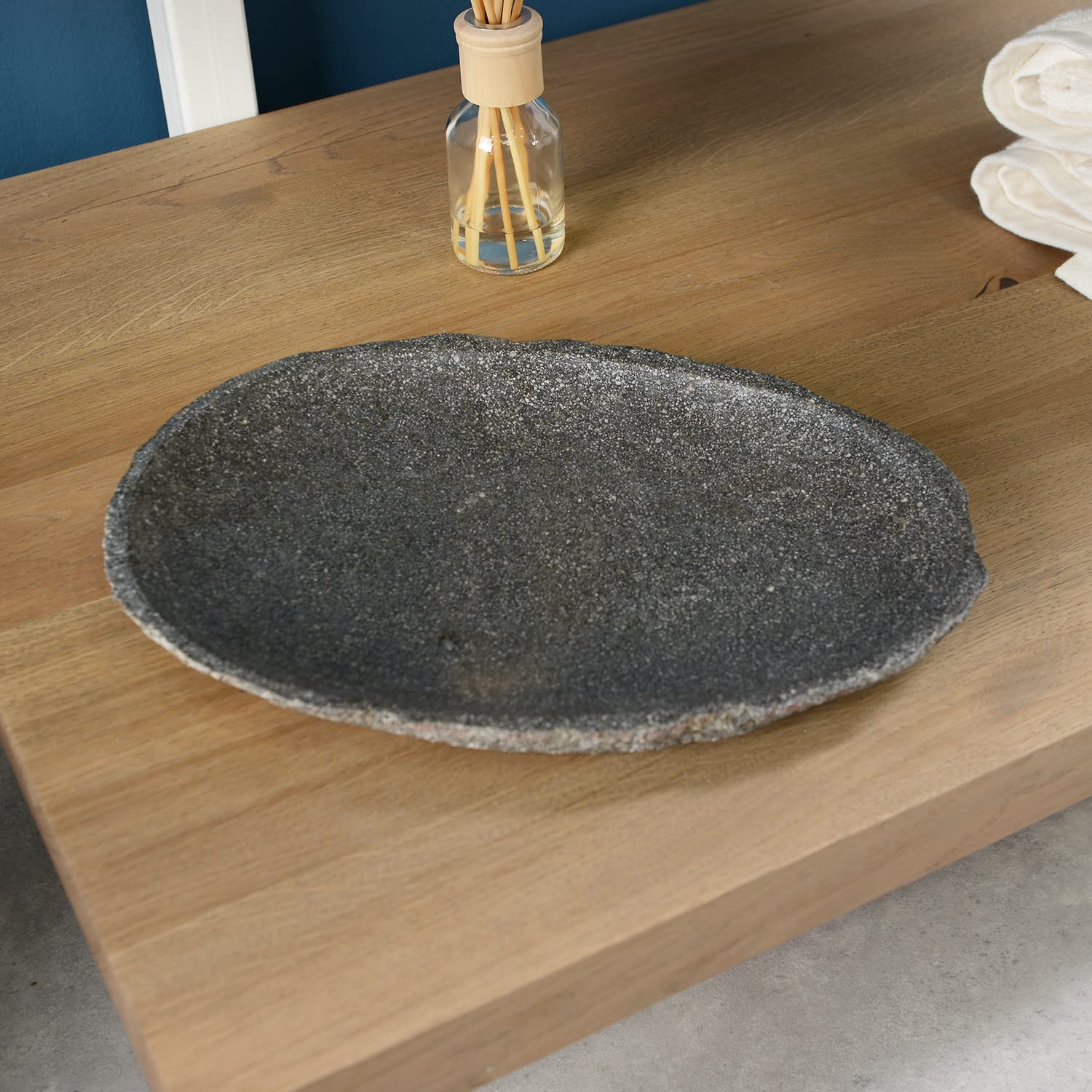 wohnfreuden Riviersteen dienblad grijs rond 30 cm - natuursteen schaal badkamer decoratie graniet zeepplaat