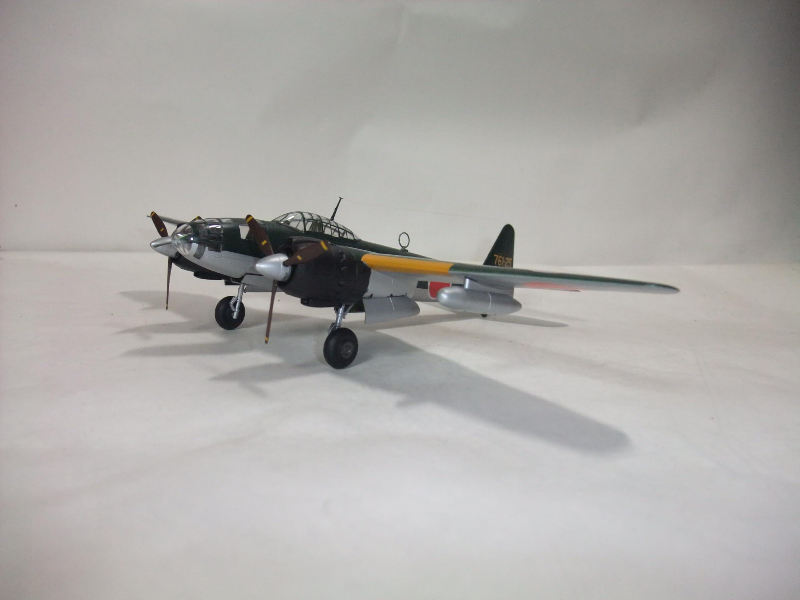 Amazon | 完成品 日本海軍双発爆撃機 銀河【ぎんが】72分の1サイズ