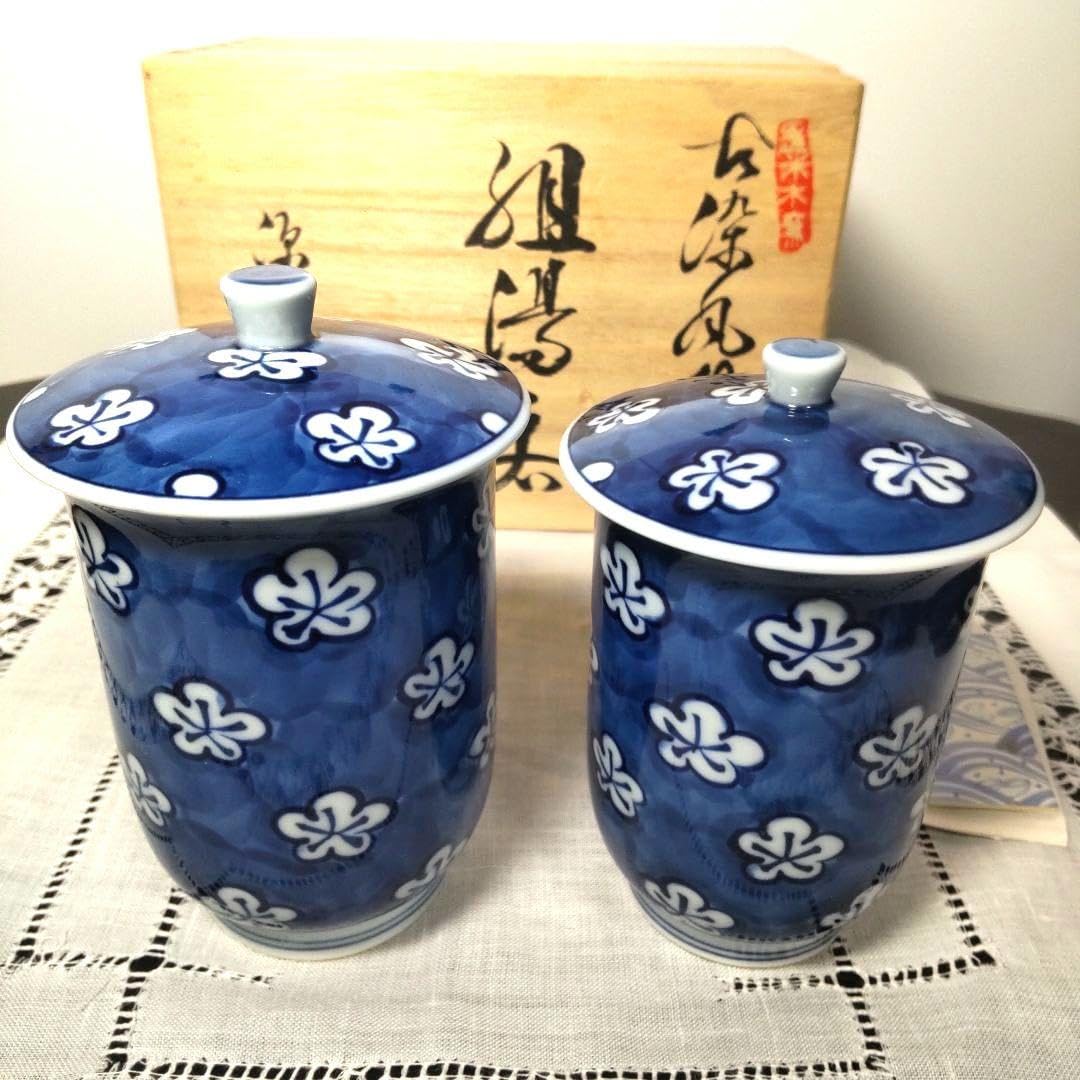 Amazon.co.jp: 源右衛門 染付 蓋付 湯飲み 湯呑み ペア 夫婦 木箱付 梅