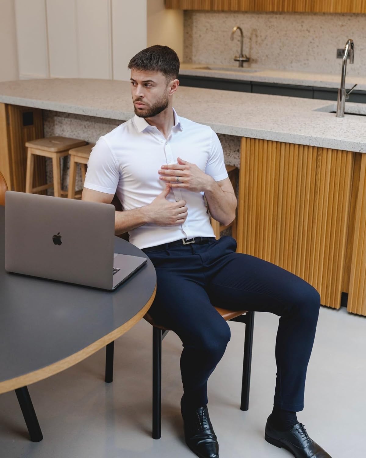 Mens Short Sleeve Dress Shirts Stretch Casual Button Down Shirts Solid Regular Fit Formal Shirt - Image 2