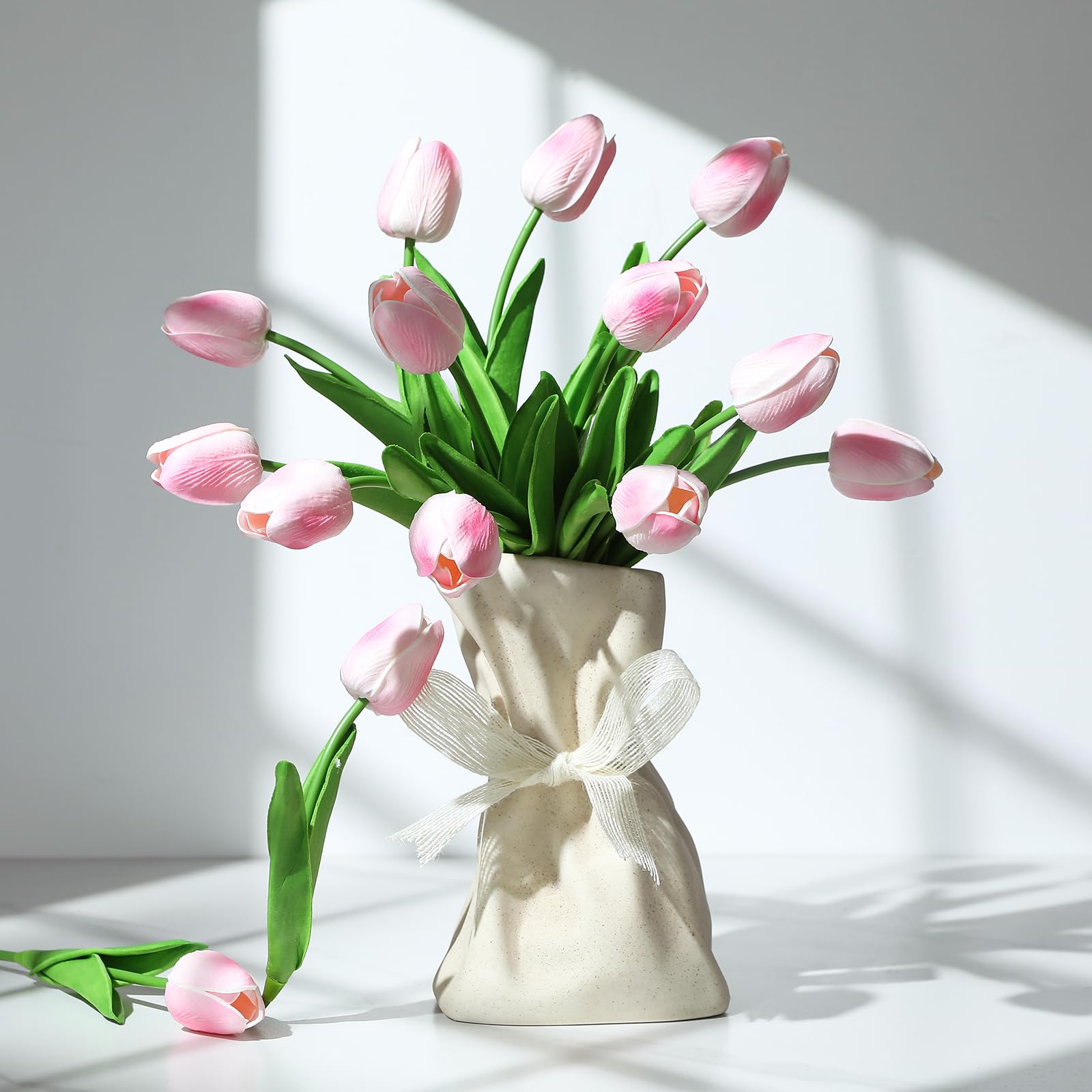Amazon｜FLORRALIA ピンクフェイクチューリップ 造花 - 24個 人工