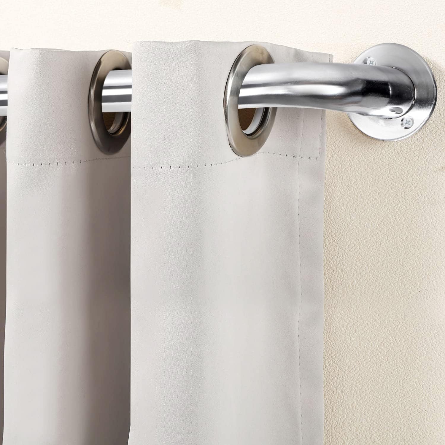 Hafaa Blackout Chrome Blackout Curtain Poles Adjustable Room Darkening Decorative Window Curtain Pole Includes 120 To 210 Cm Extendable Curtain Rod, 60Mm Size Finials, Rings, Brackets & Fittings Set, Chrome