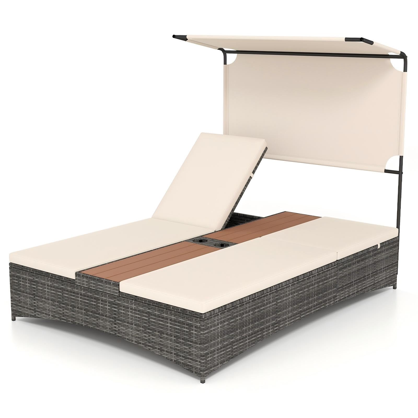 GIANTEX Lettino Prendisole a 2 Posti, Lettino da Giardino in Rattan e Metallo, Schienali Regolabili e Tettuccio Integrato, Moderno Sdraio con Cuscini Morbidi e Tavolino per Piscina e Cortile (Beige)