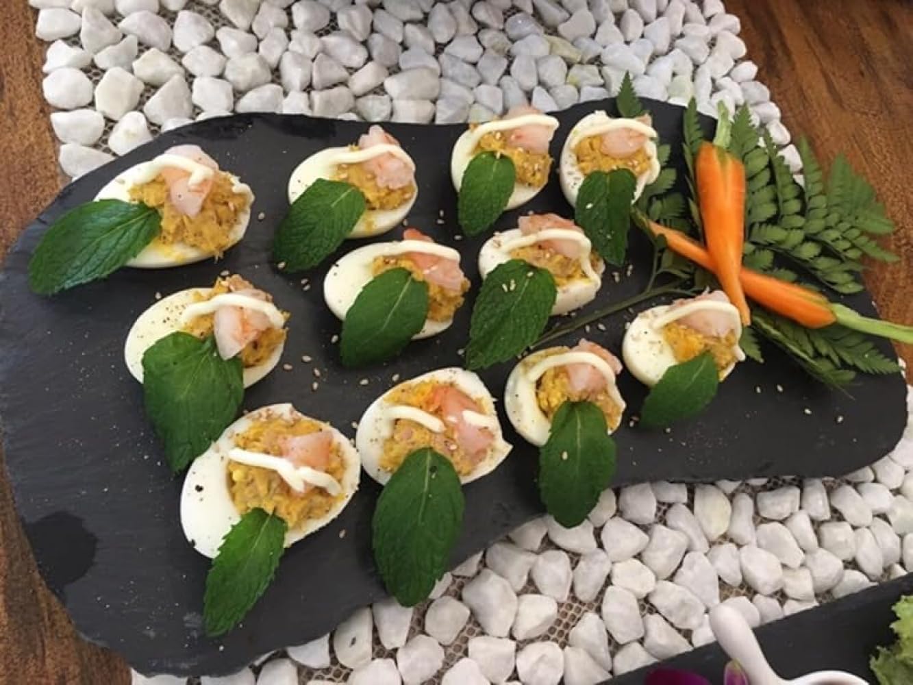 GEBYUI 2個 プレートスレート波状温かい食べ物や冷たい食べ物を表示するのに最適 不規則な8の字型のディナーホテルの特別な形のス