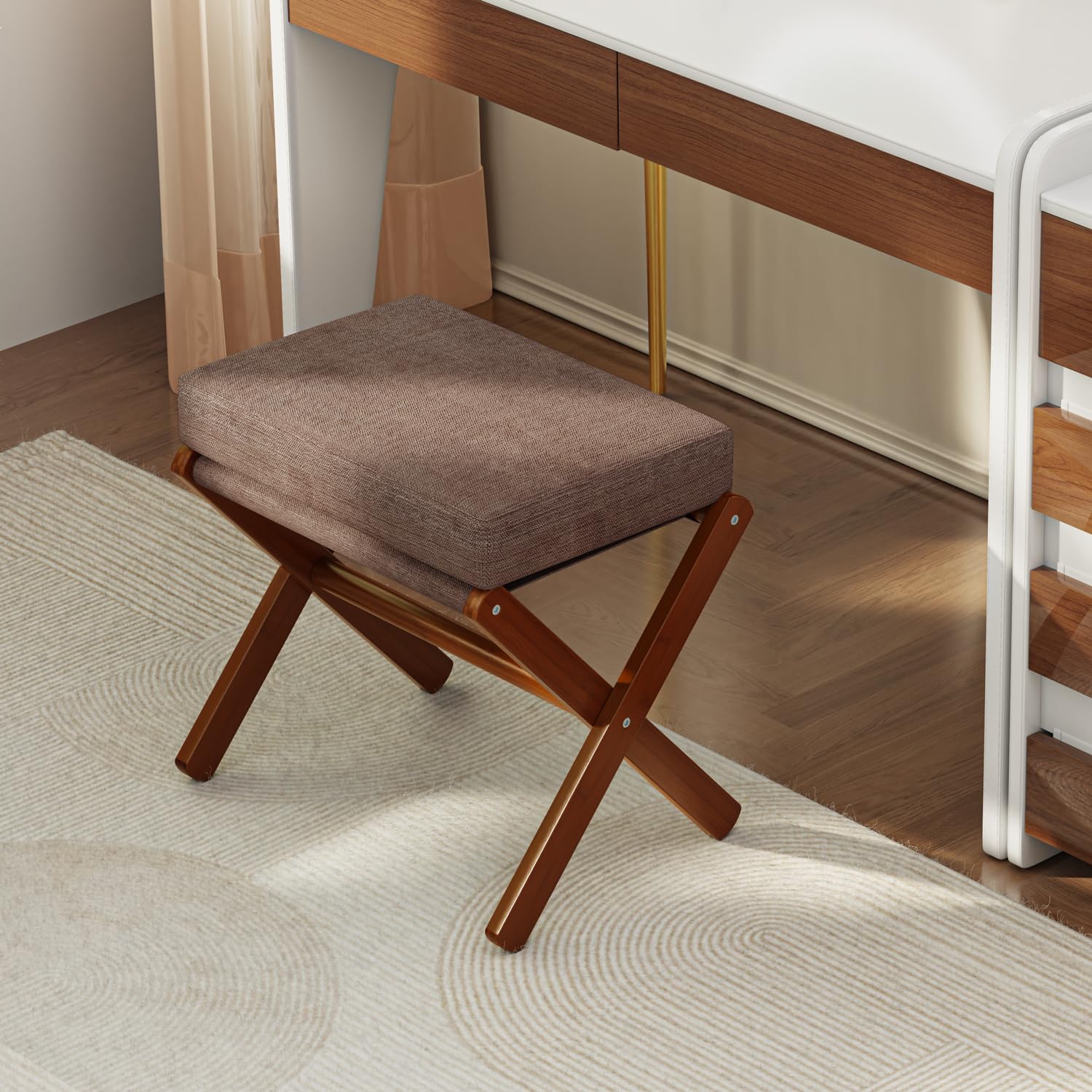 BAMBOOHOMIE Taburete plegable otomano, reposapiés moderno con patas de bambú en X y cojín de espuma gruesa, taburetes plegables pequeños acolchados para dormitorio, sala de estar, taburete de tocador