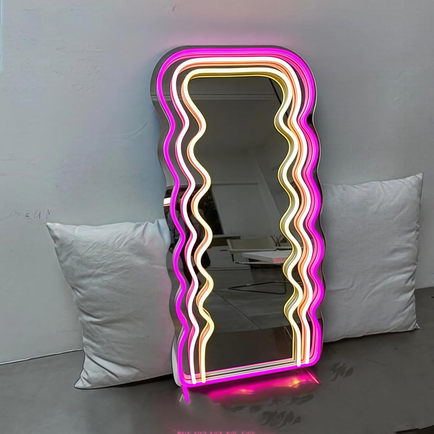 Maimeili LED Mirror Neon Lights Dressing Up Mirror Cat/Shine Heart/Bat/Butterfly Shape Neon Signs Modern Home Girl Room Bathroom Salon Wall Art Decor Gift For Girlfriend USB Powered