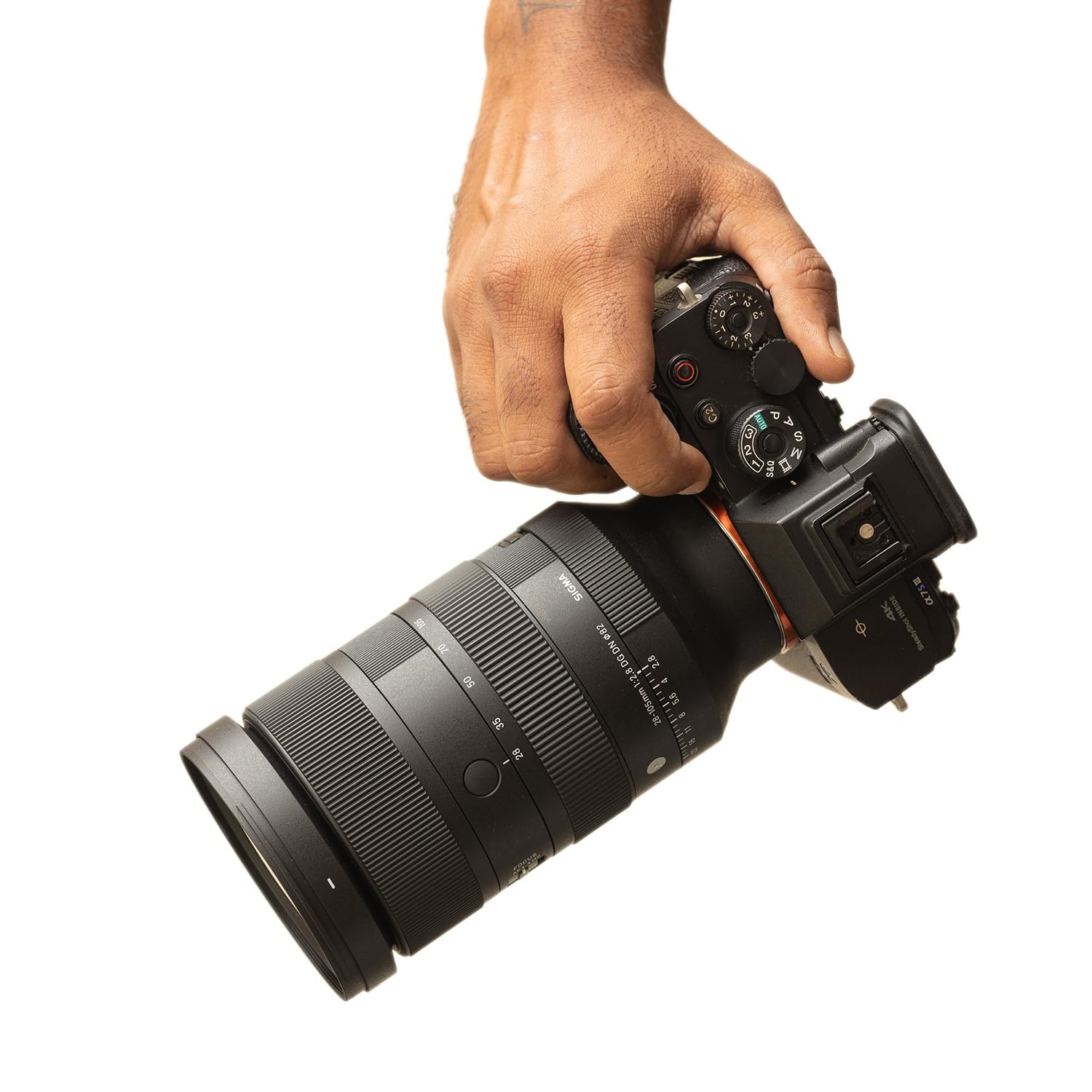 Amazon.com : Sigma 28-105mm f/2.8 DG DN Art Lens for Sony E Bundle