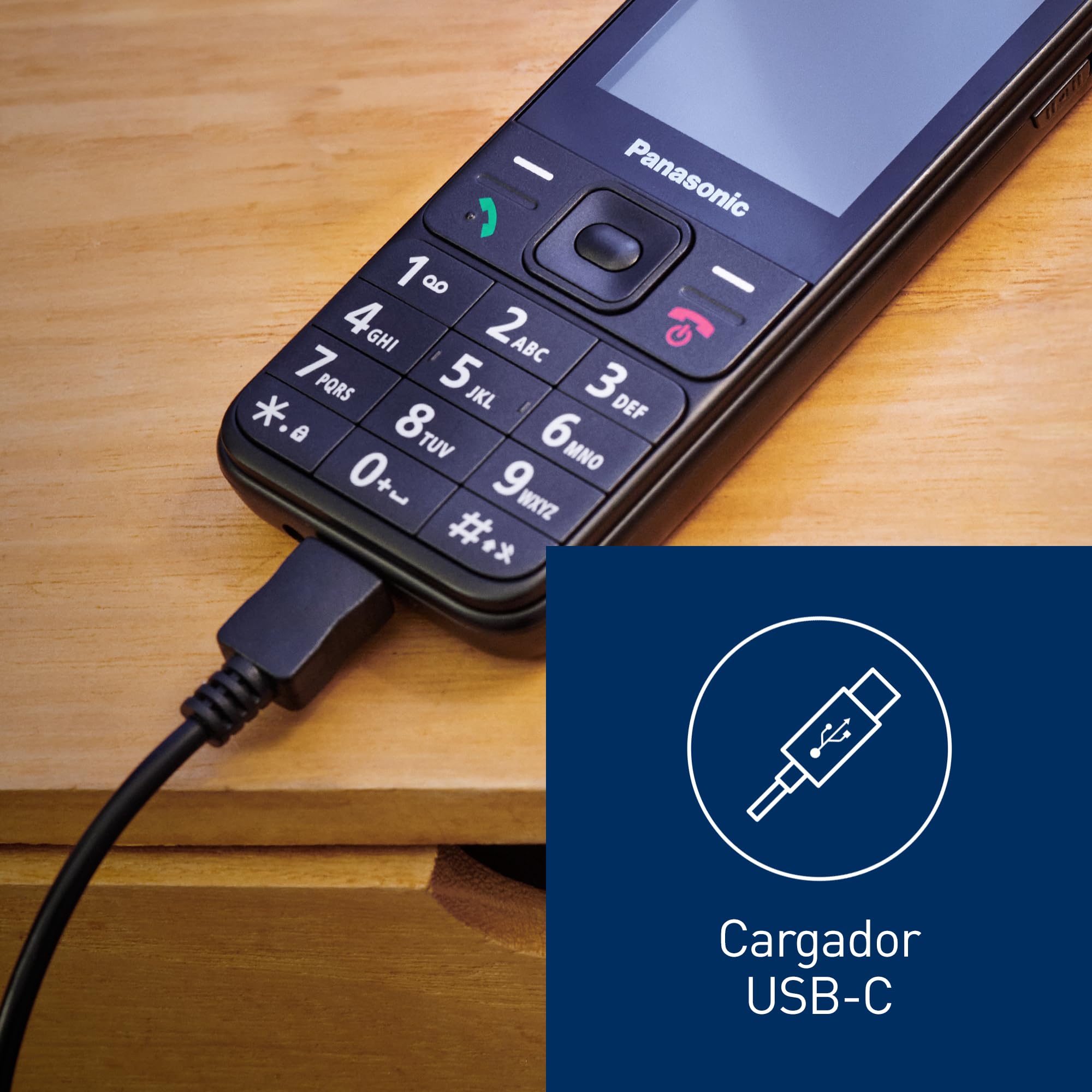 Panasonic KX-TF200 Teléfono Móvil, Doble Banda GSM 900/1800 MHz, LCD TFT en Color de 2,4", Cámara de 0,3 MP, MP3 y Radio FM, Batería Li-Ion de 1000 mAh, Para Audífonos, Tarjeta SIM única, Negro